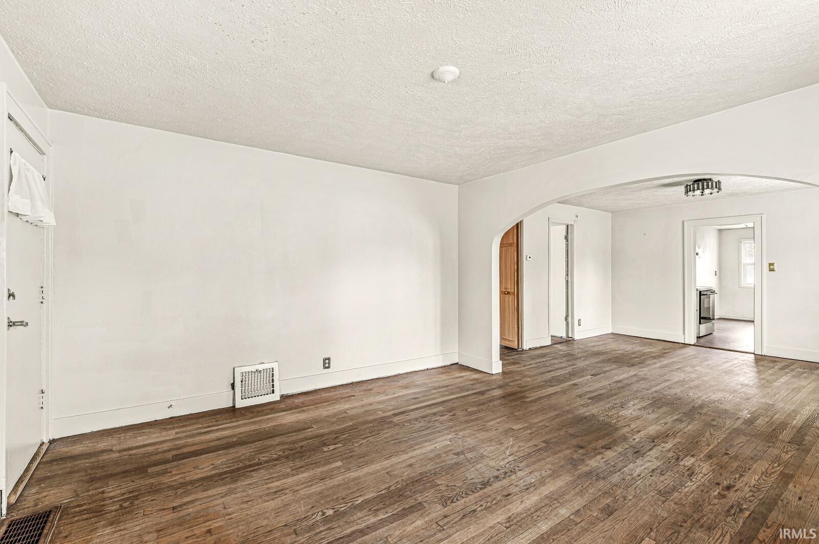 545 N Sunnyside Avenue