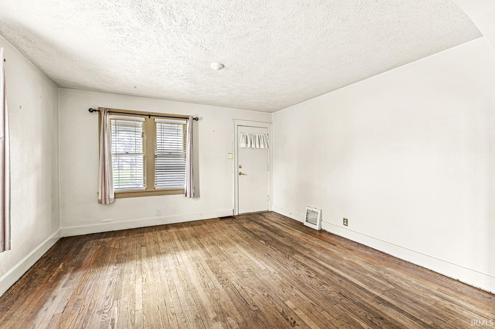 545 N Sunnyside Avenue