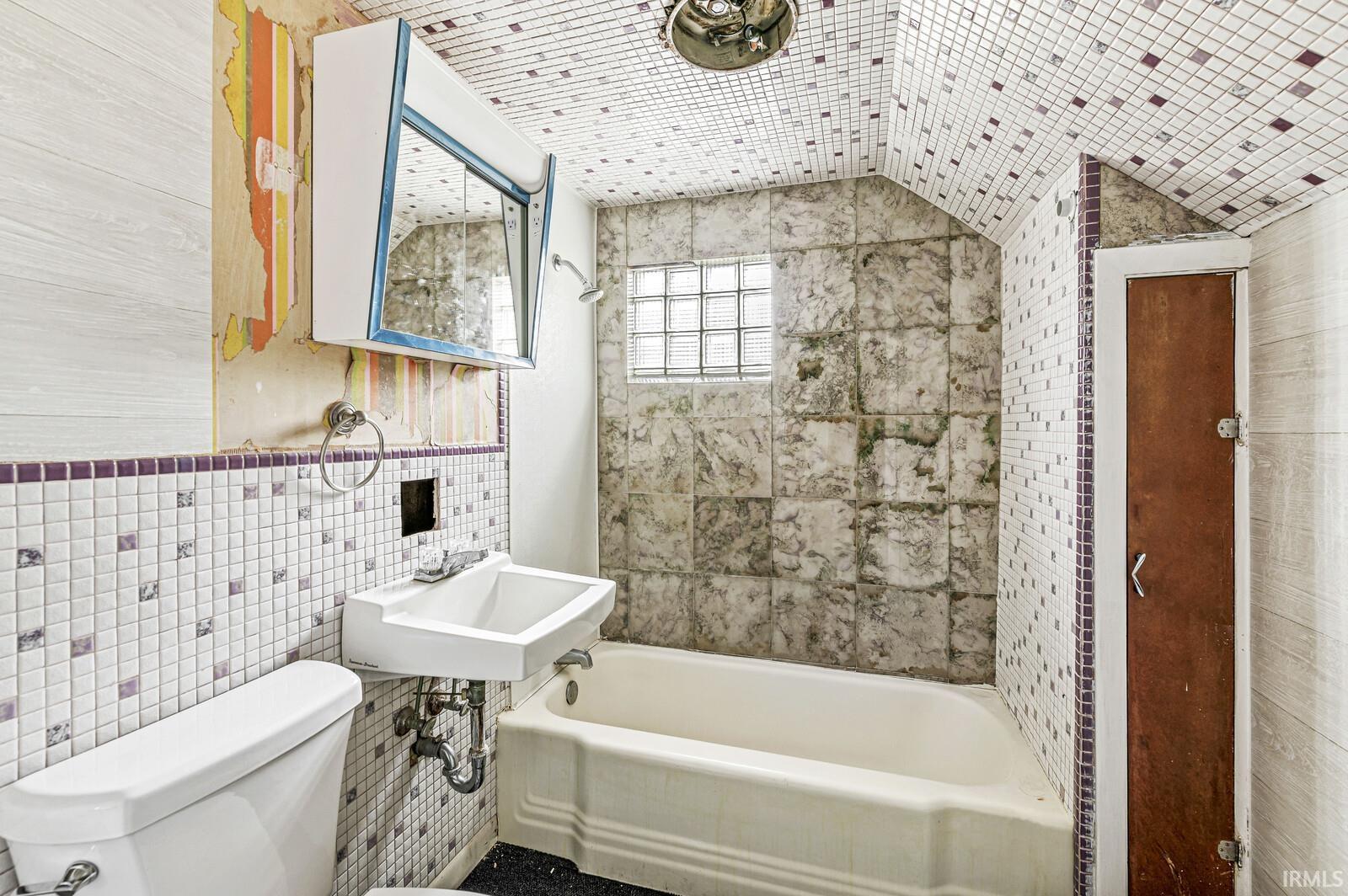 545 N Sunnyside Avenue