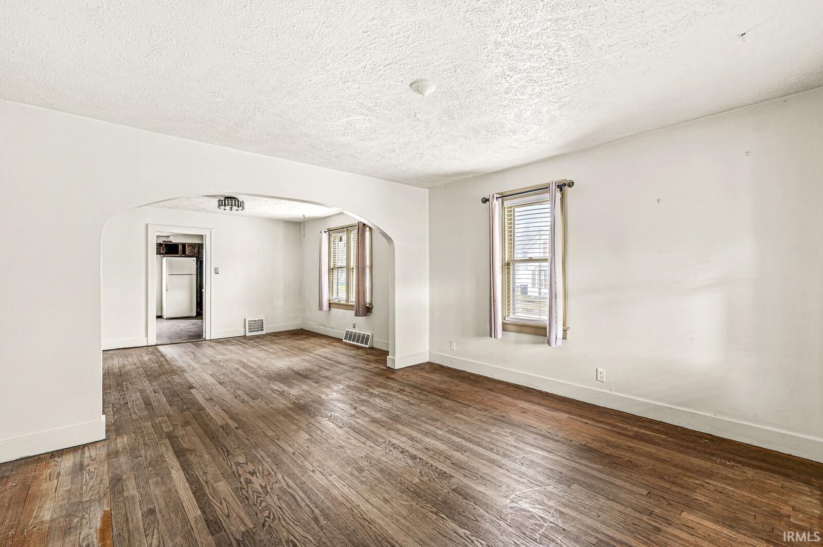 545 N Sunnyside Avenue