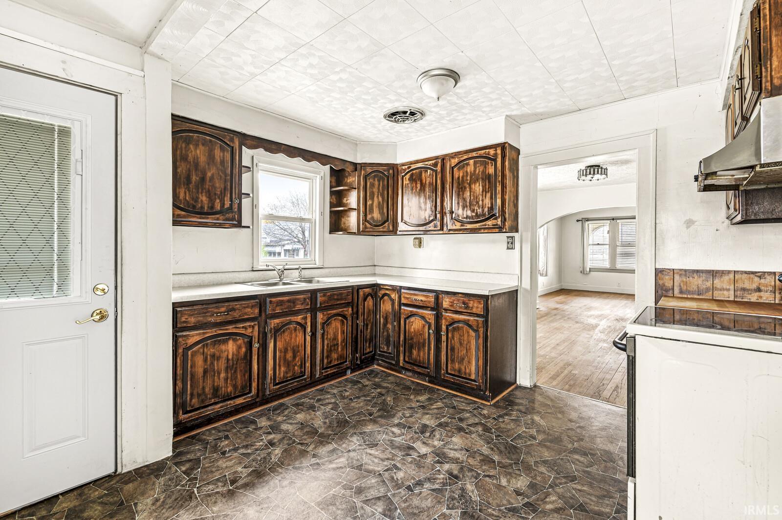 545 N Sunnyside Avenue