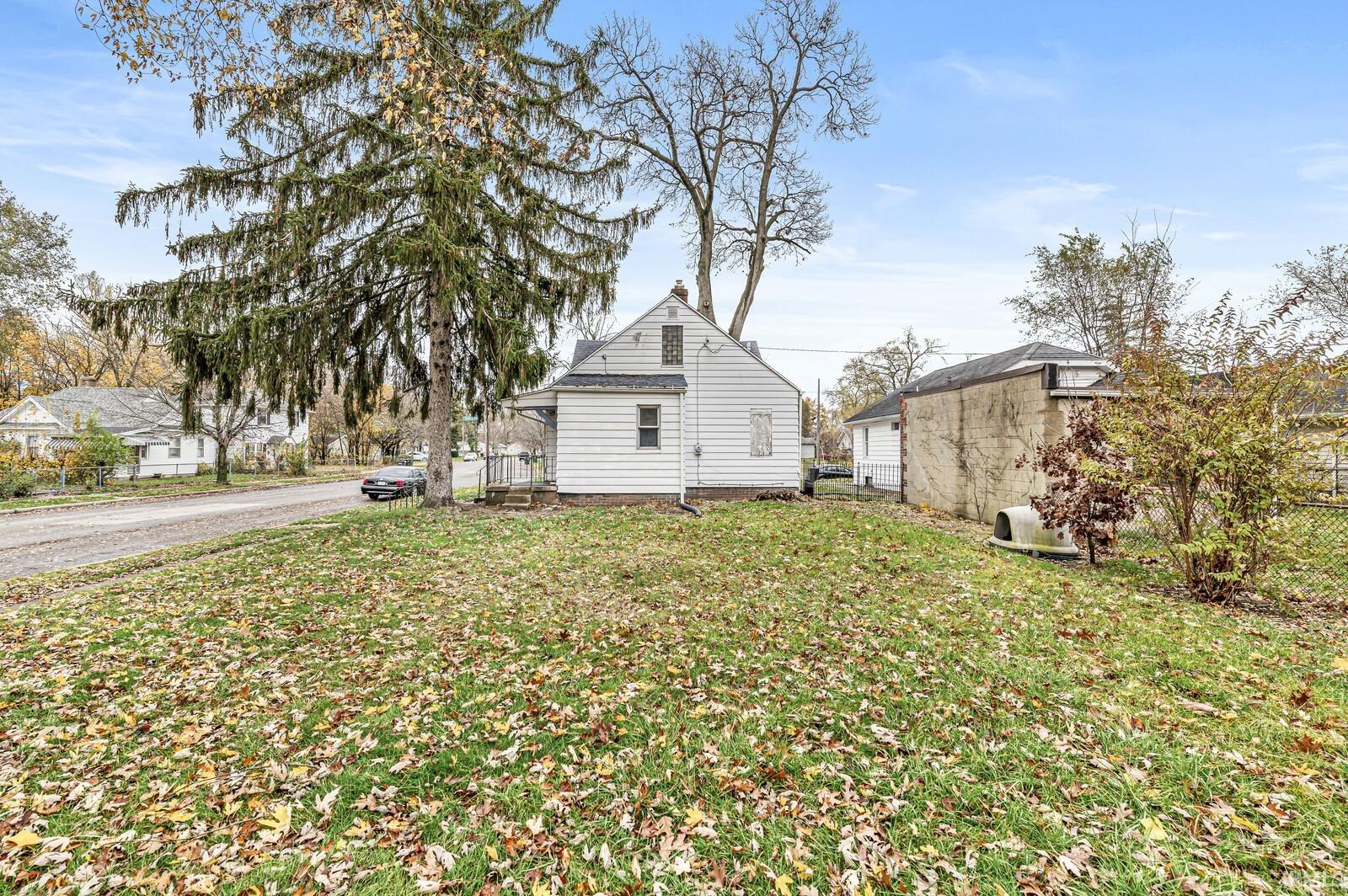 545 N Sunnyside Avenue