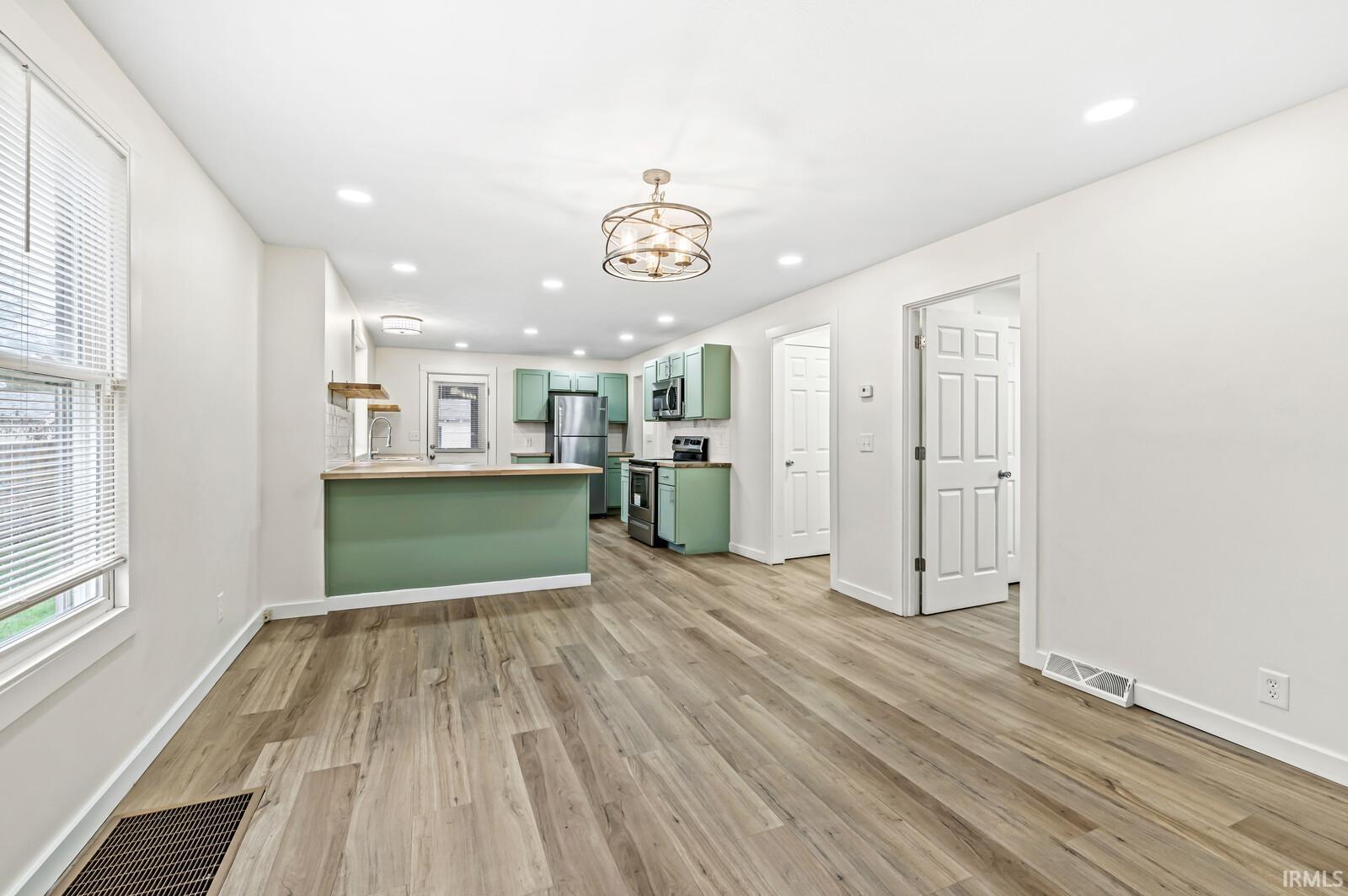 2514 W Poland Street