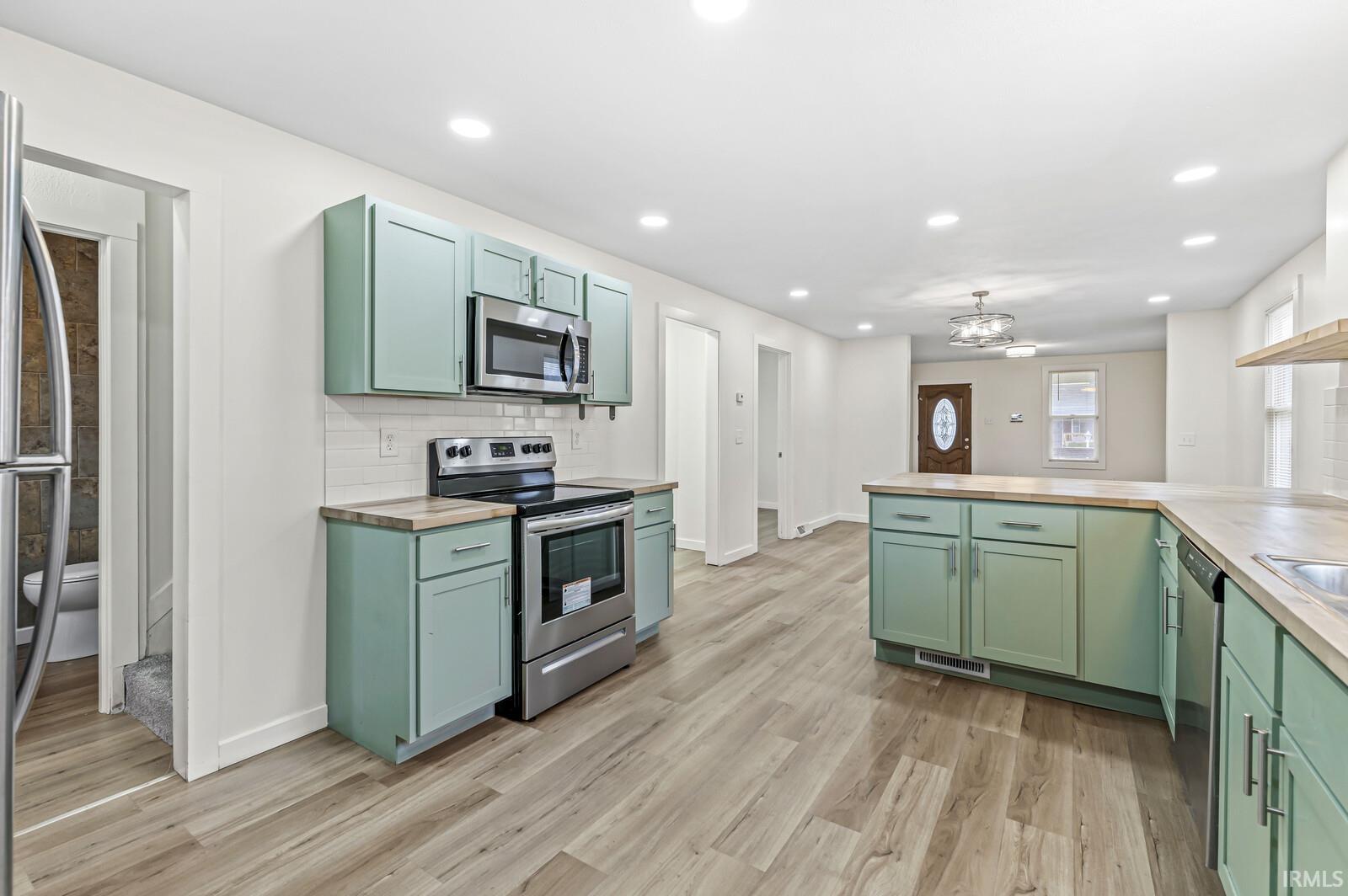 2514 W Poland Street