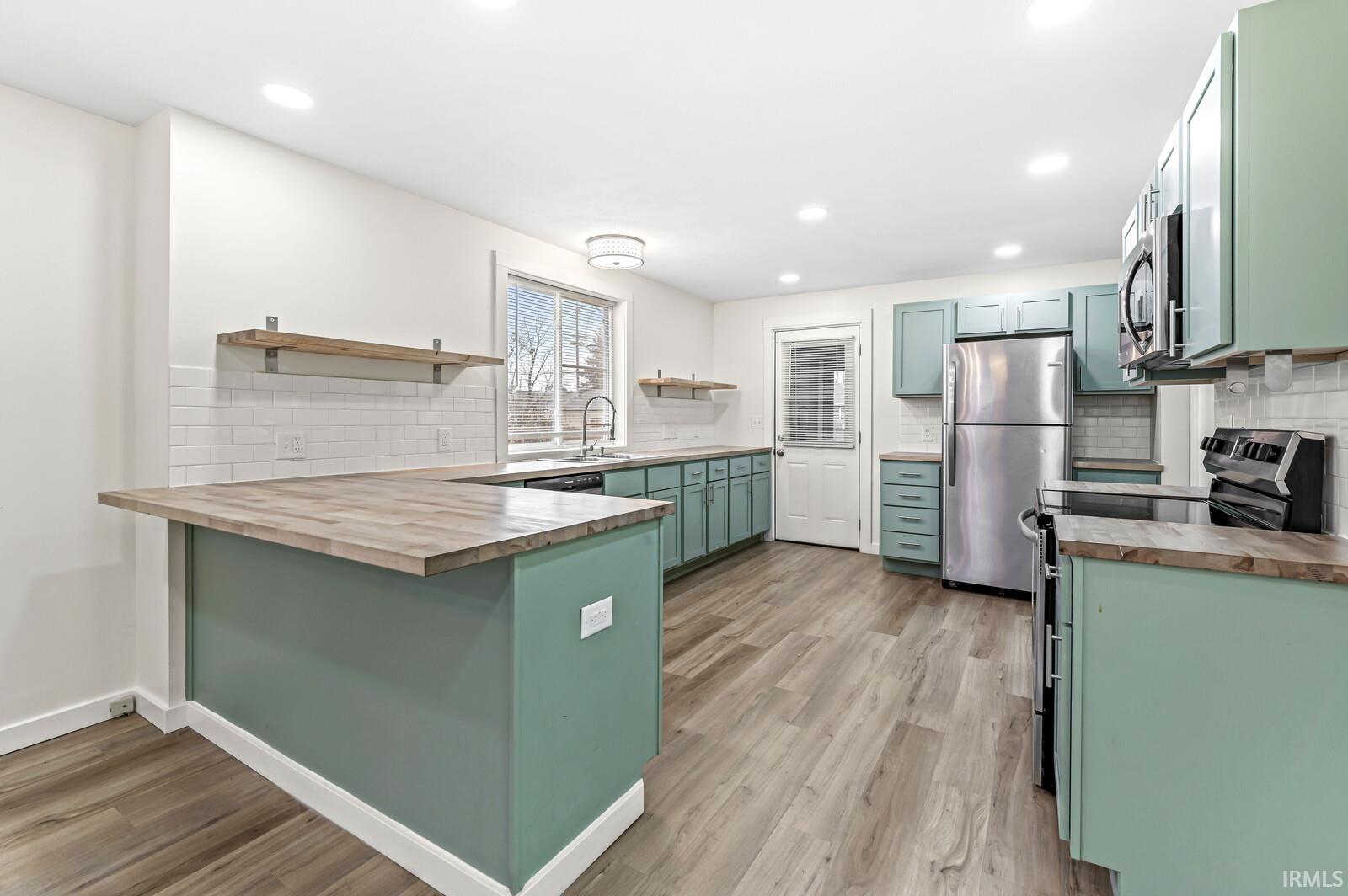 2514 W Poland Street