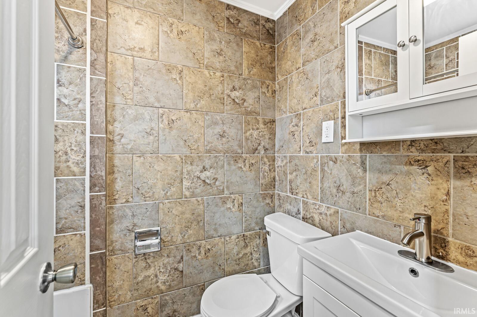 2514 W Poland Street