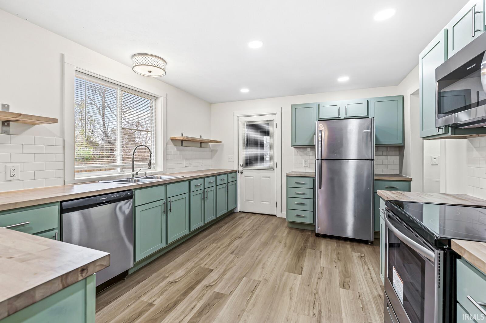 2514 W Poland Street