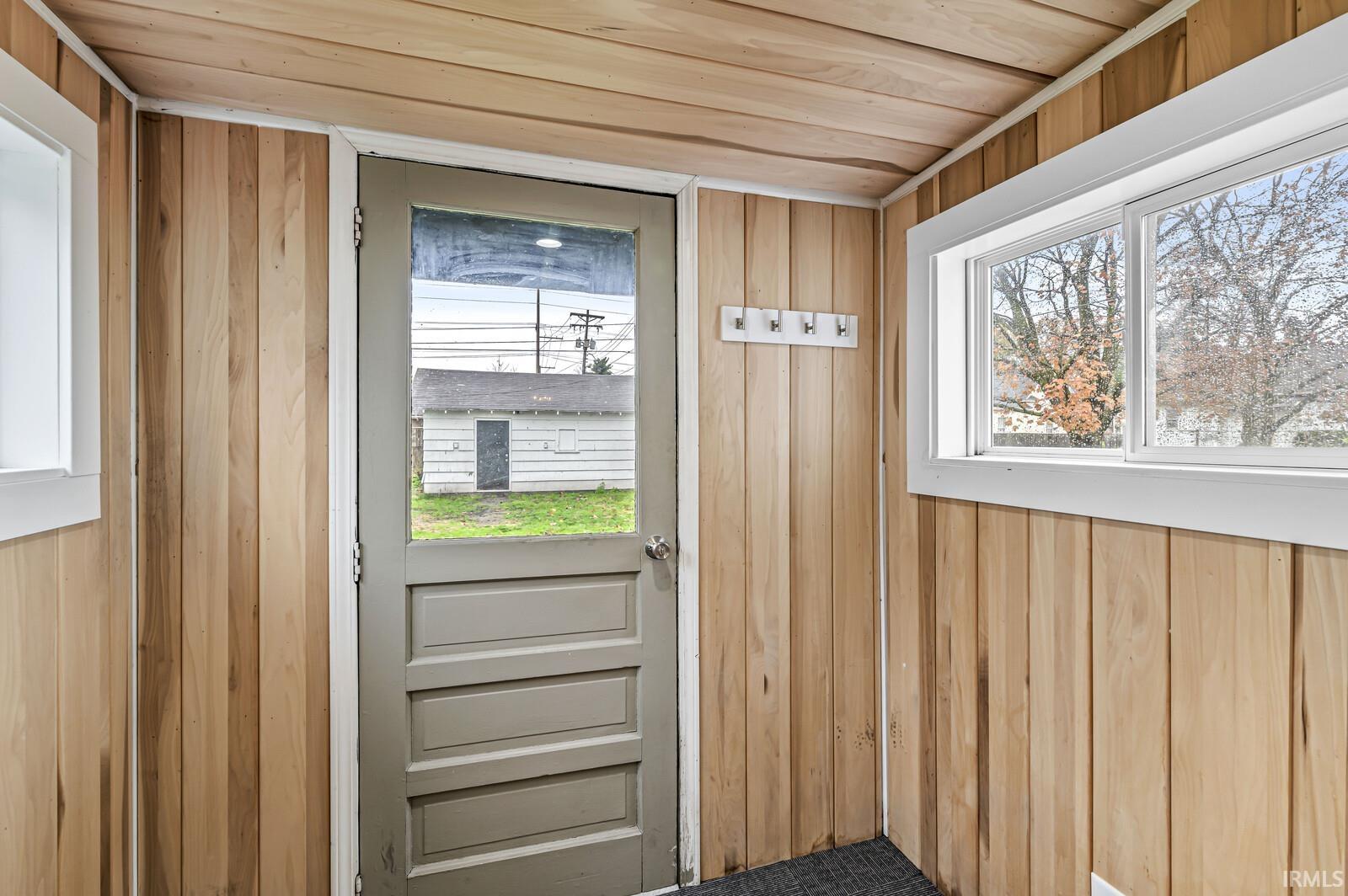 2514 W Poland Street