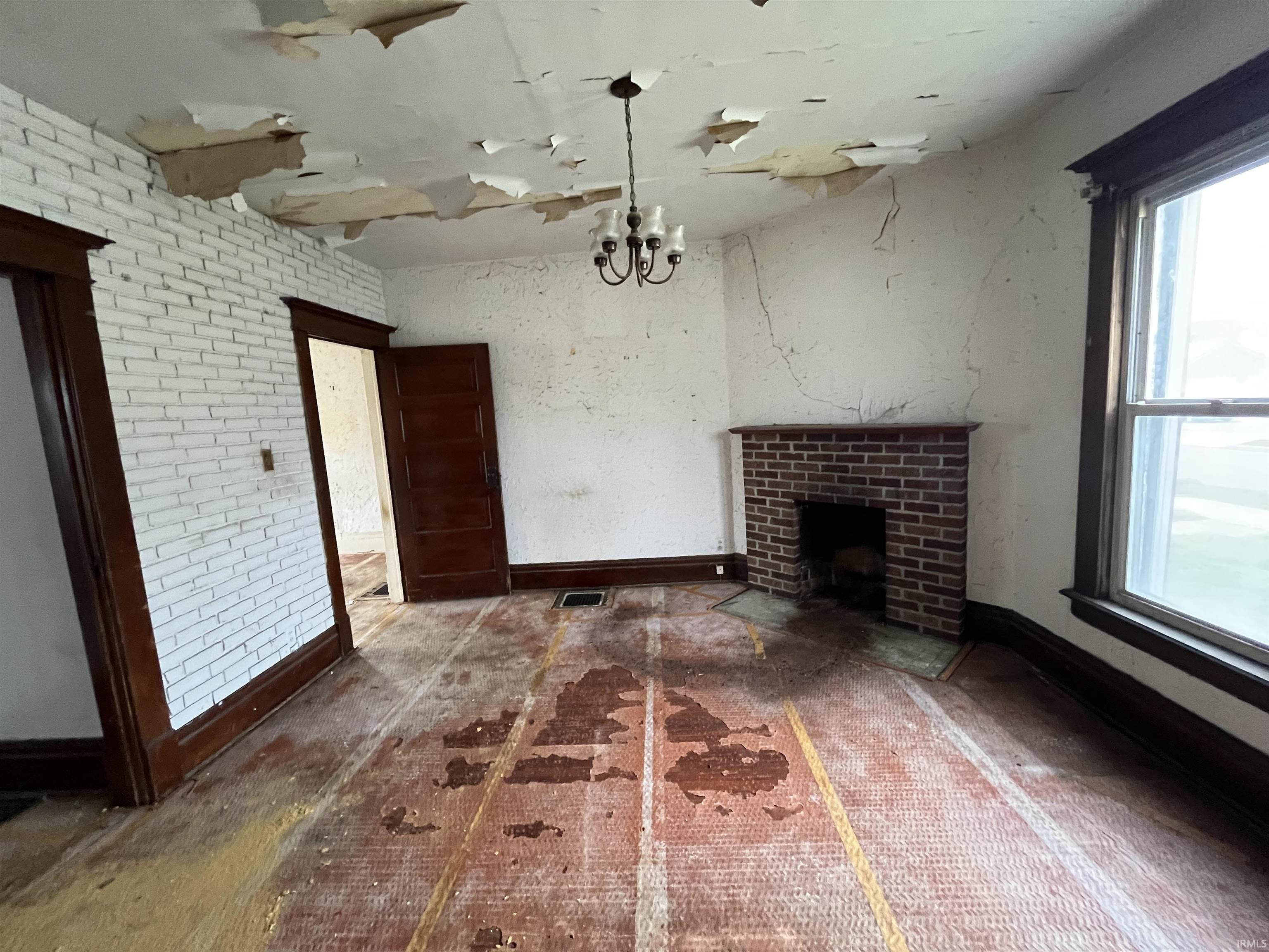 502 E Indiana Avenue