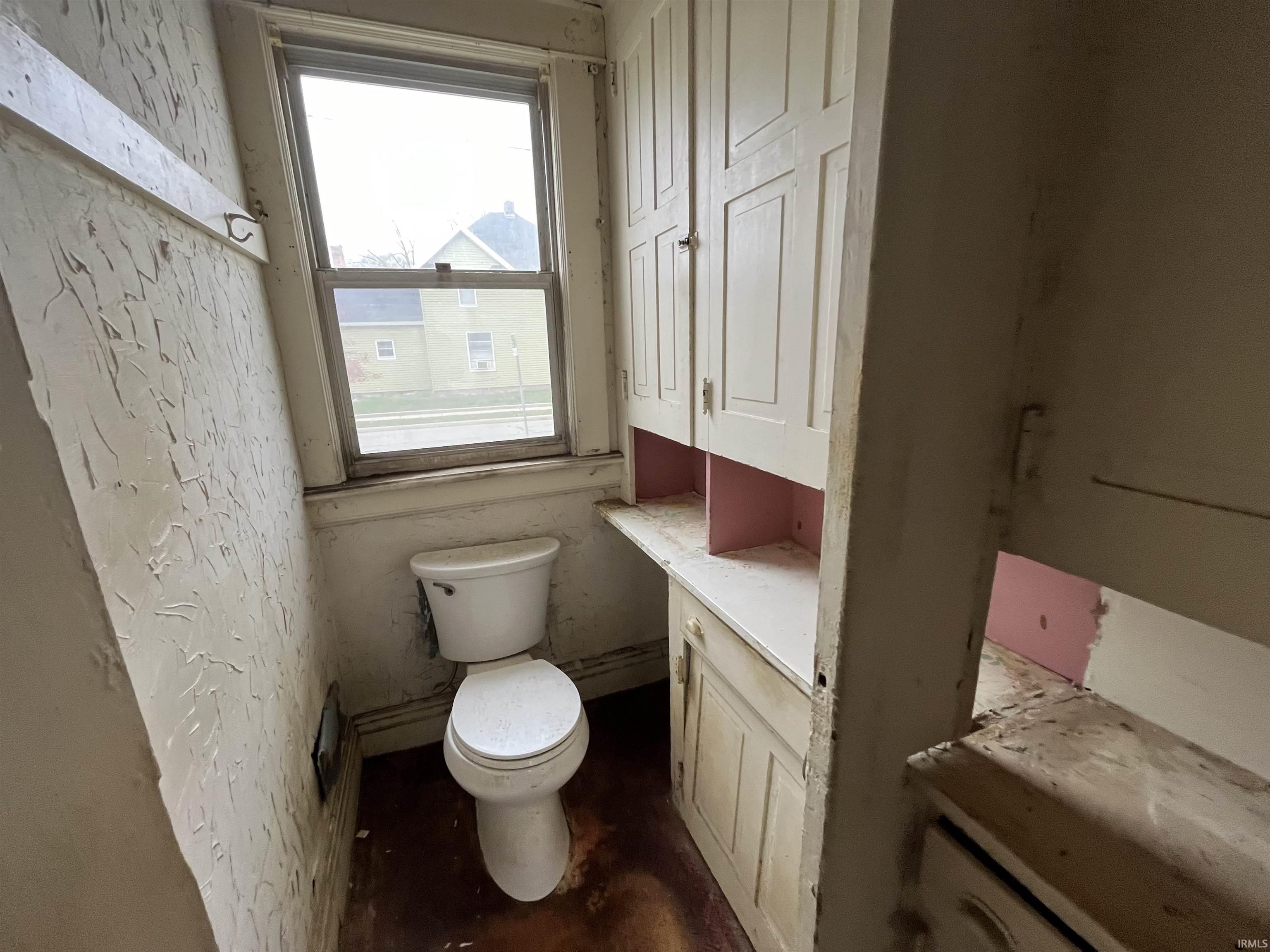 502 E Indiana Avenue