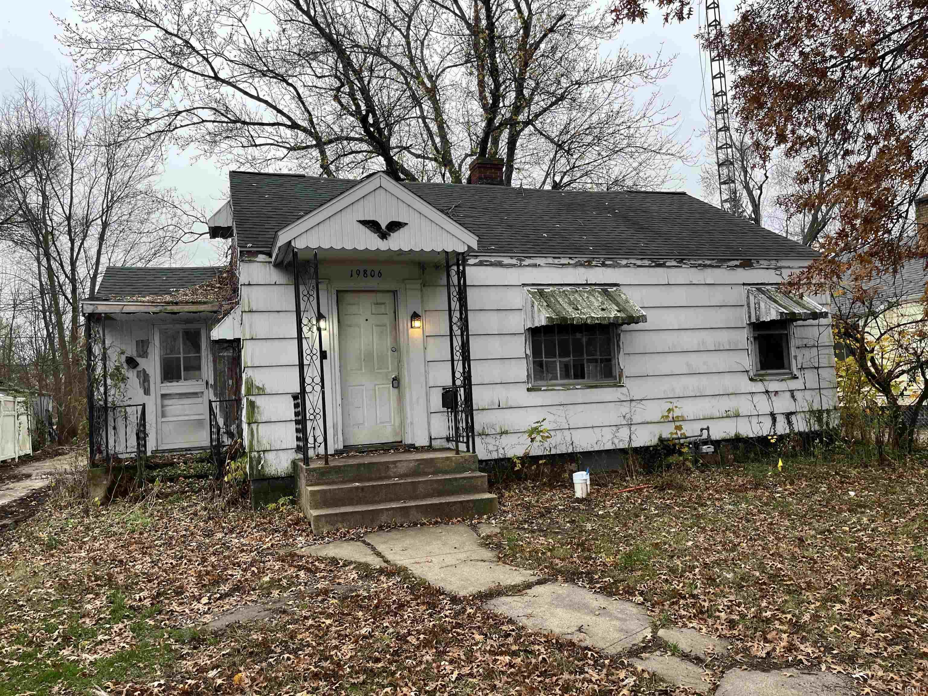 19806 Detroit Avenue