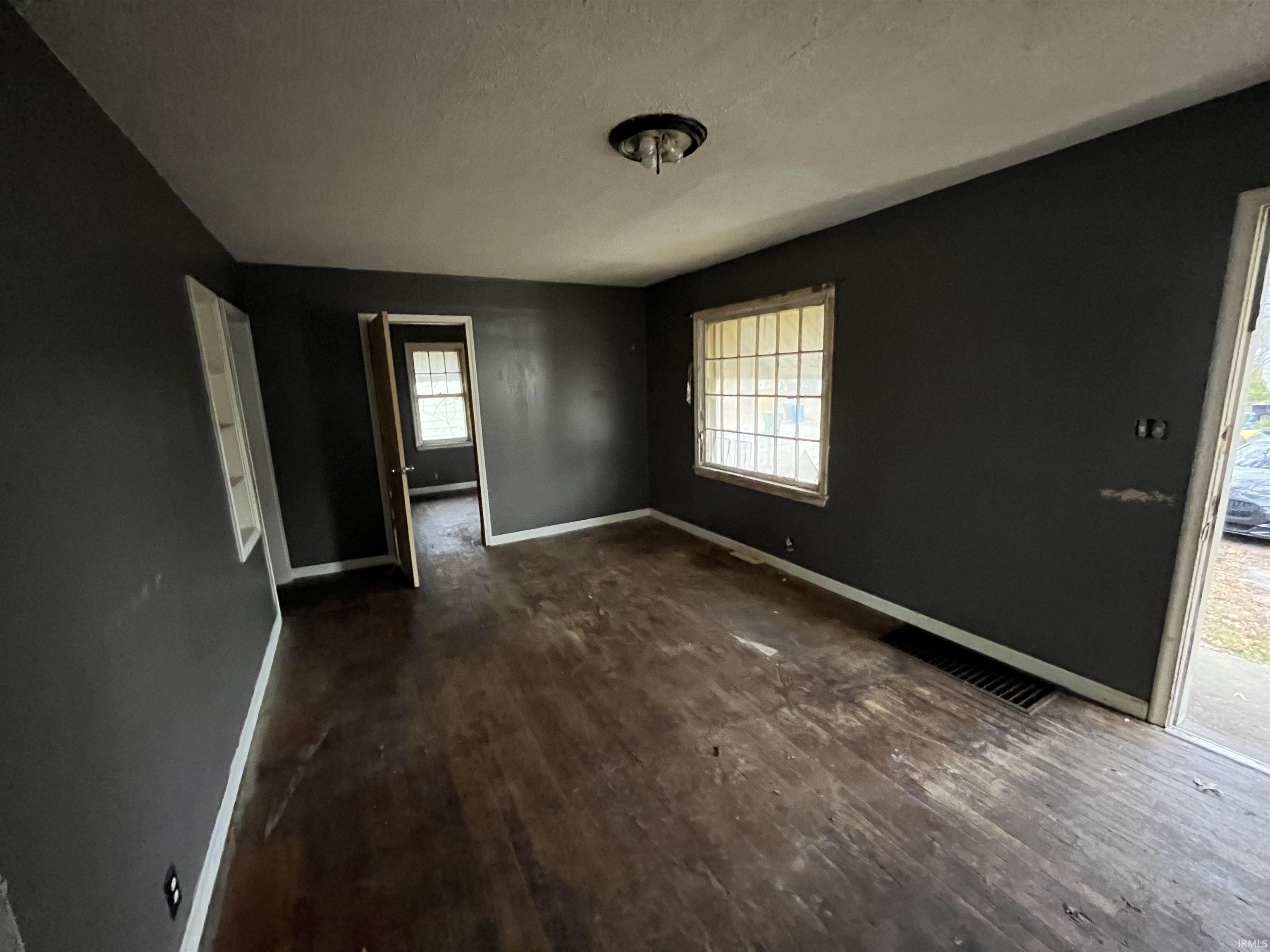 19806 Detroit Avenue