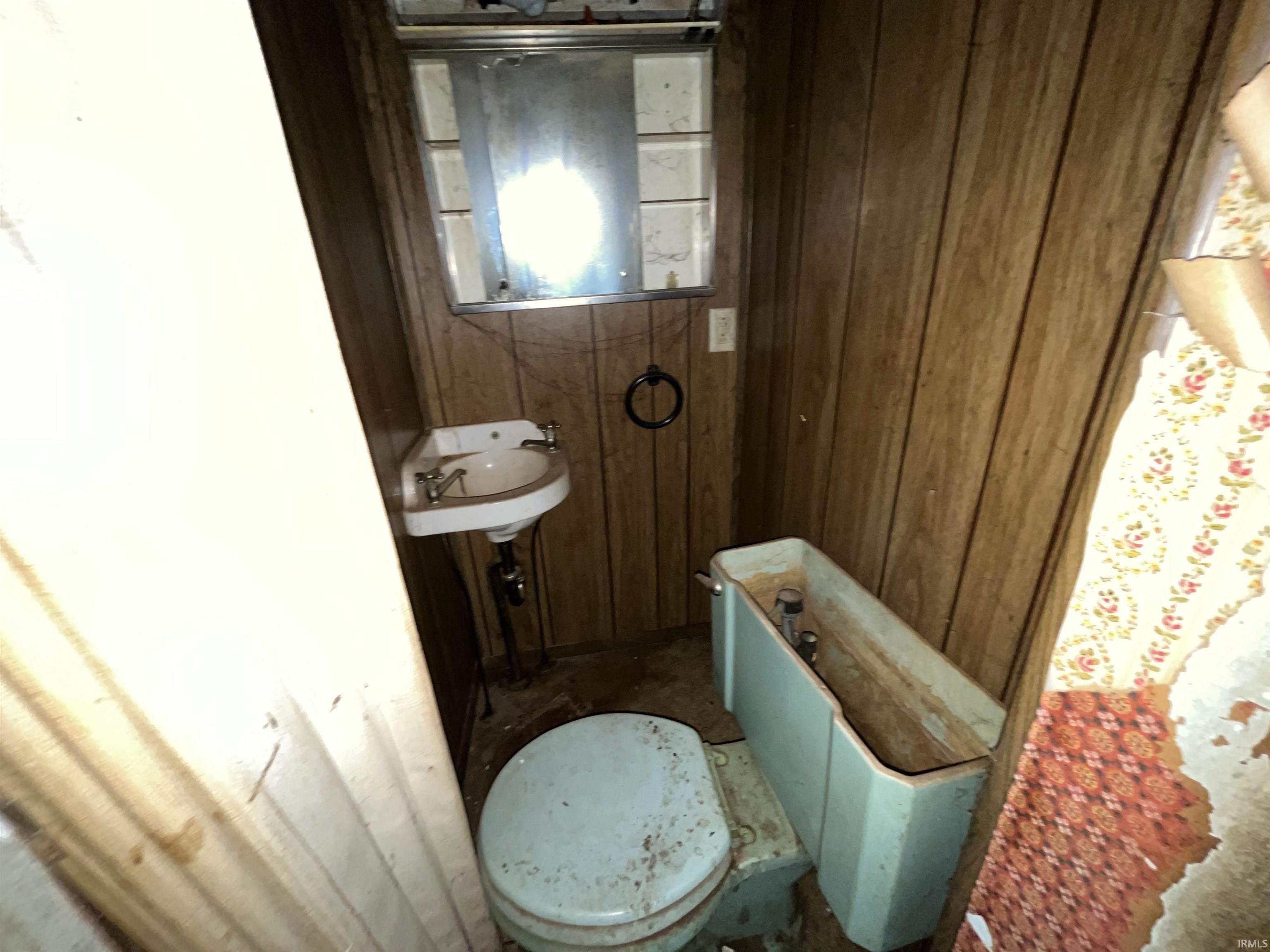 19806 Detroit Avenue