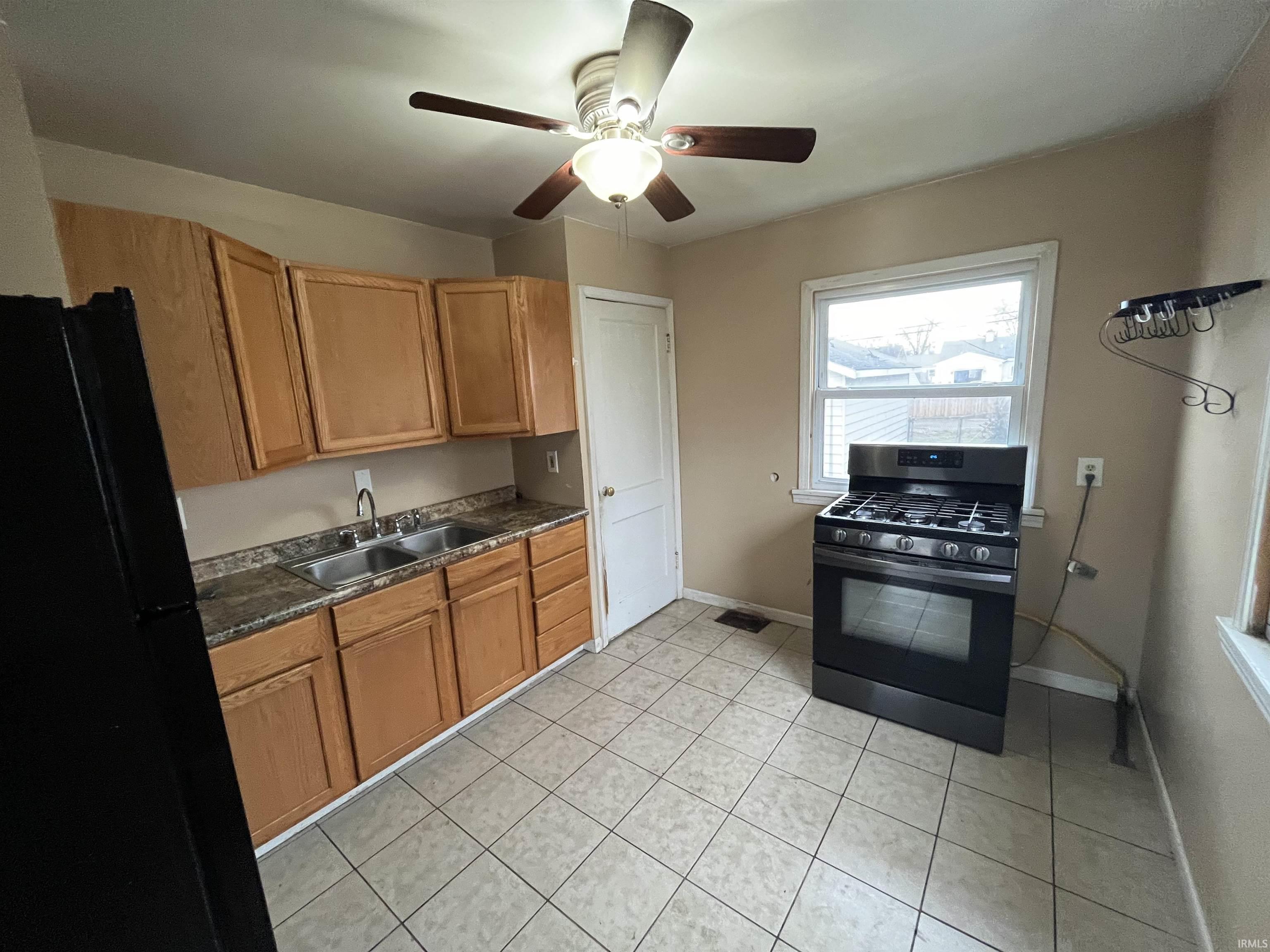 443 S Illinois Street