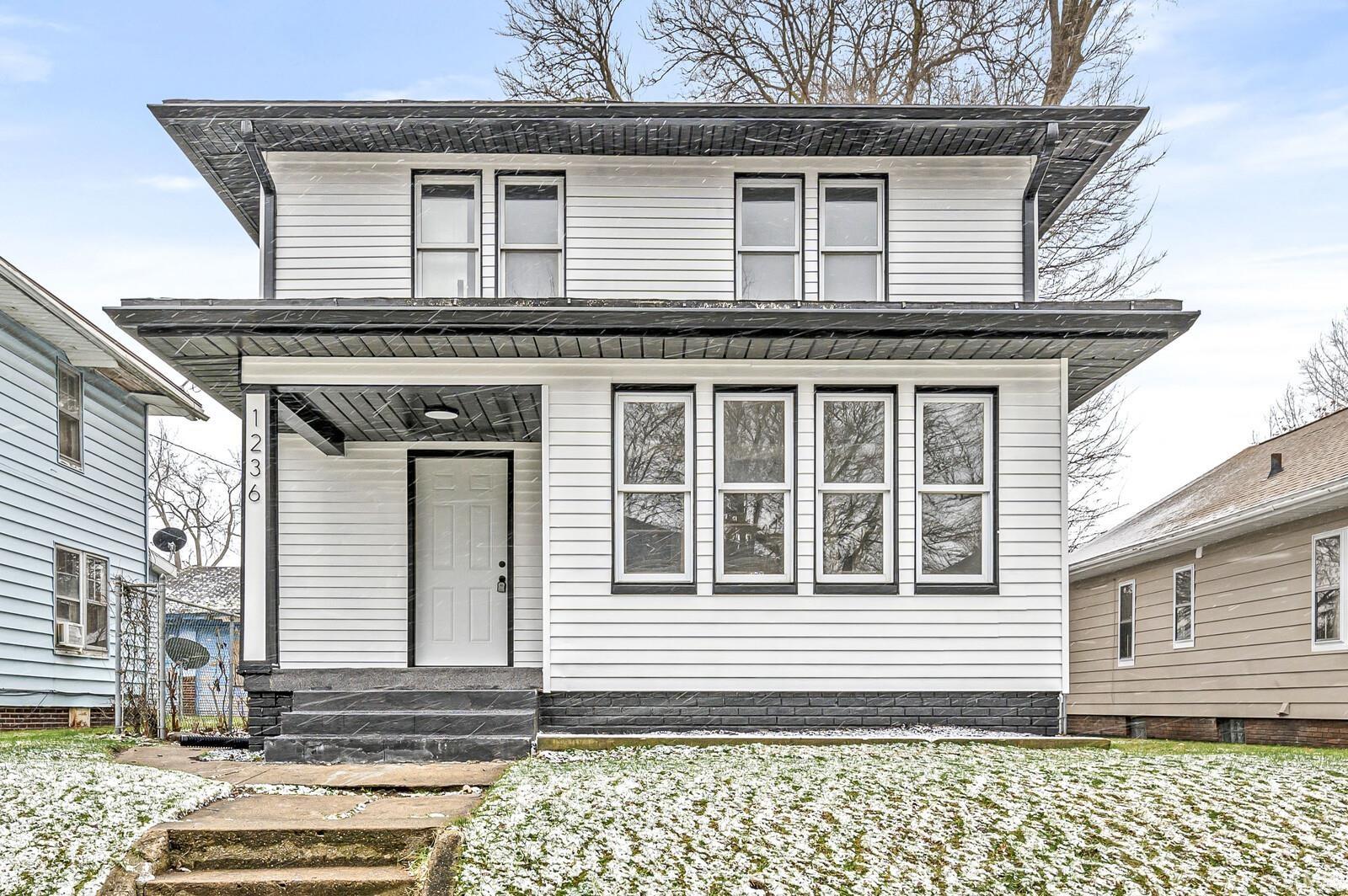 1236 E Madison Street