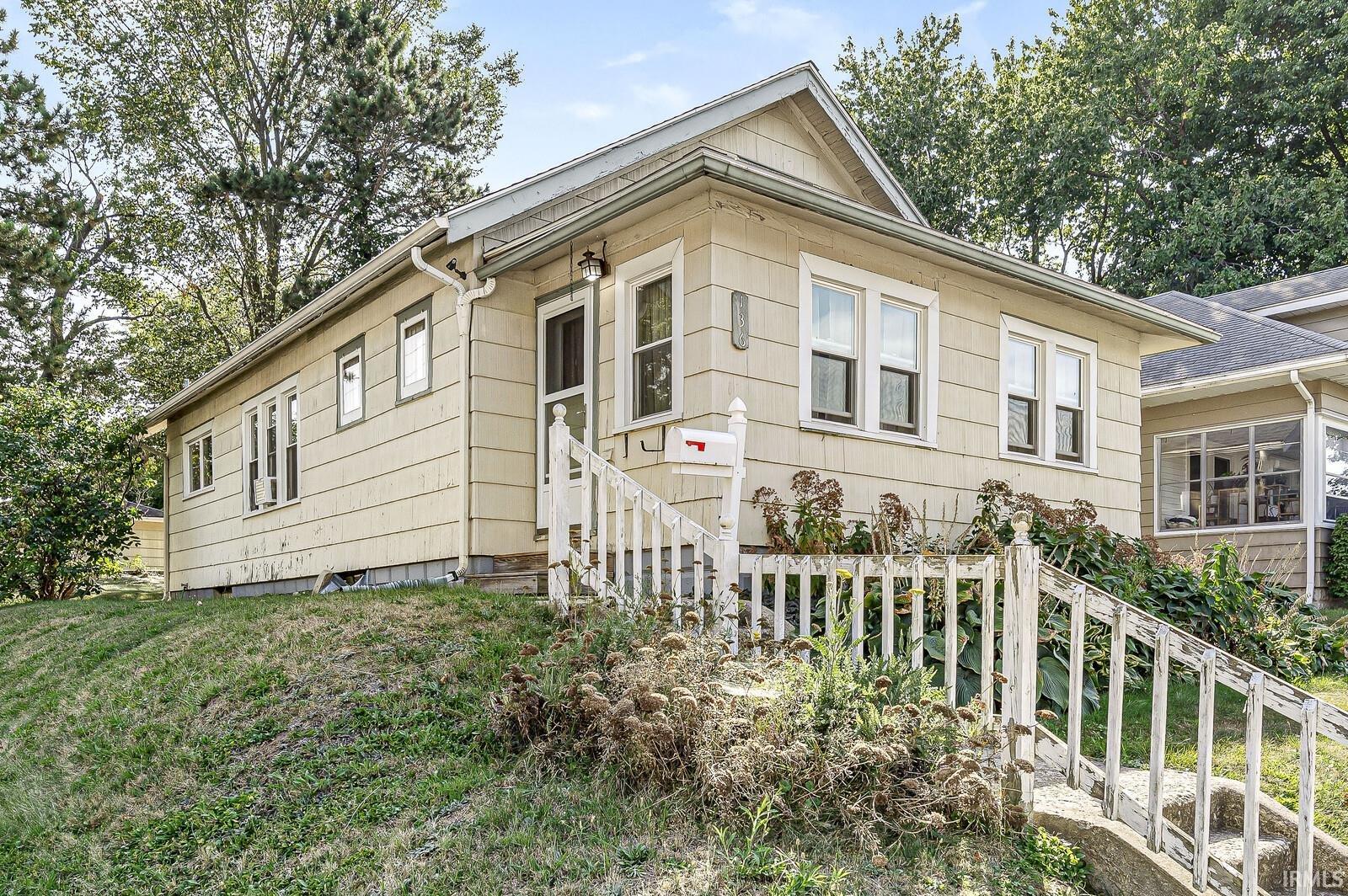 136 E Woodside Street