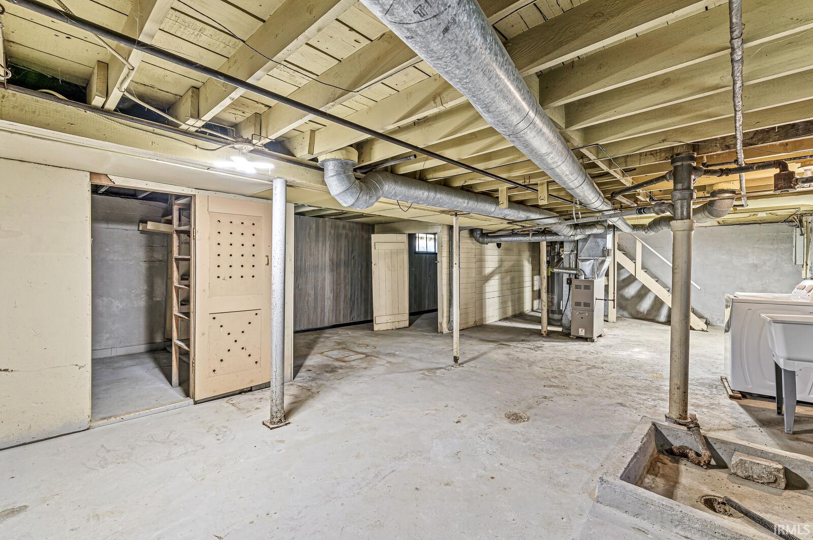 136 E Woodside Street