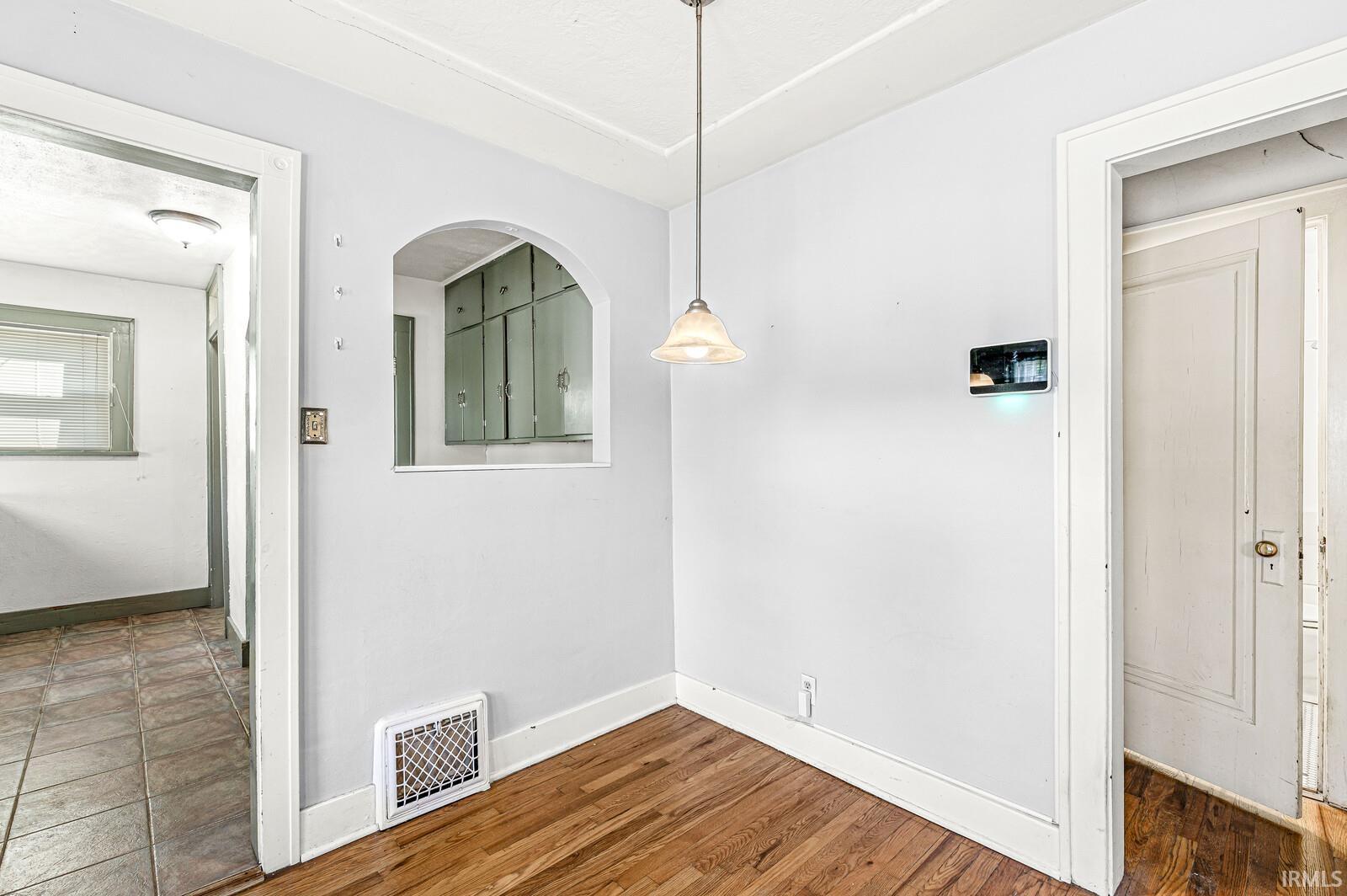 136 E Woodside Street