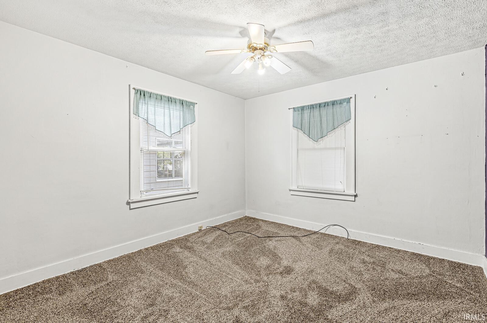 136 E Woodside Street