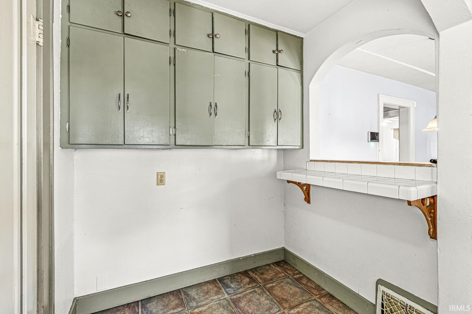 136 E Woodside Street