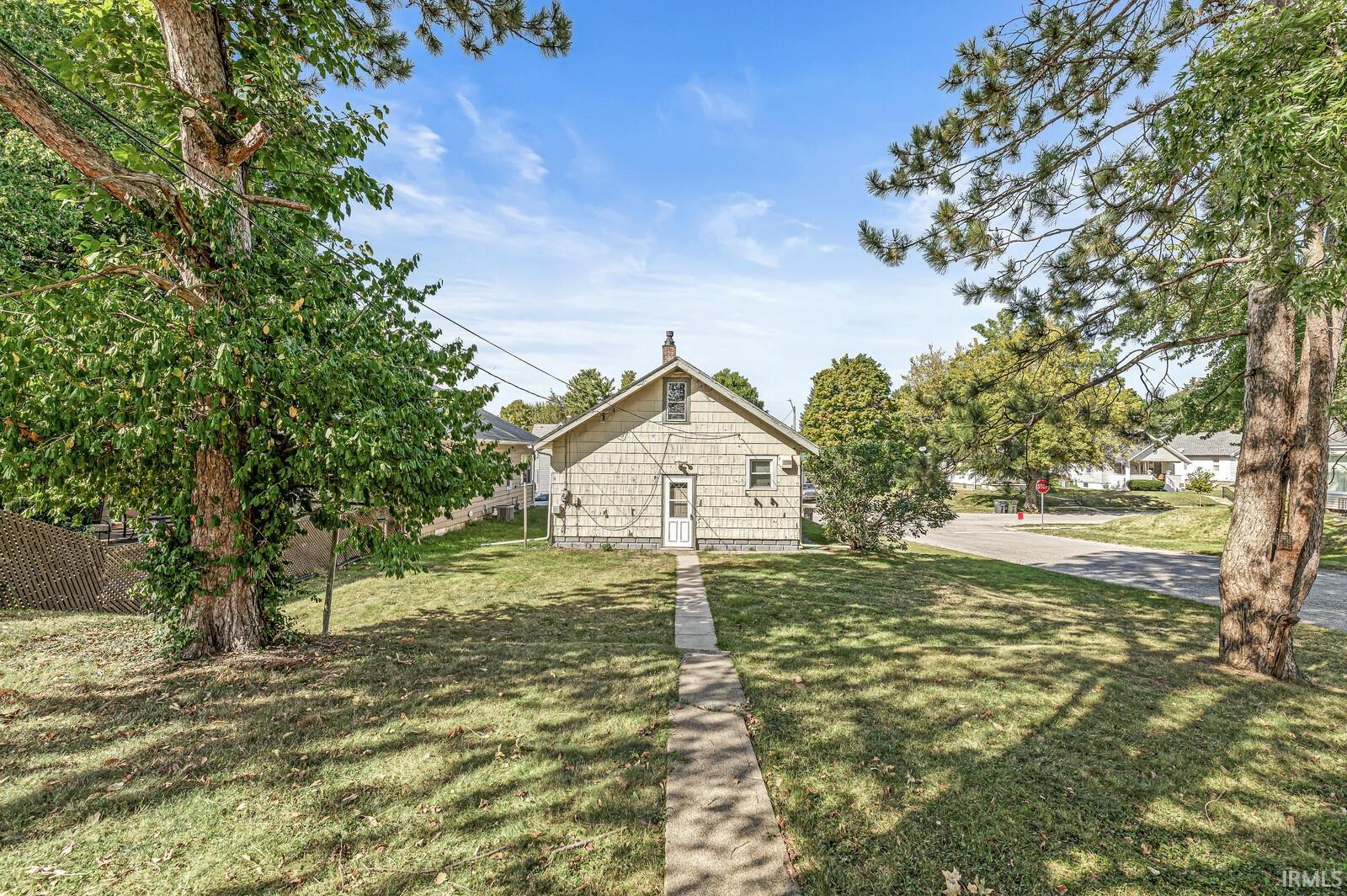 136 E Woodside Street