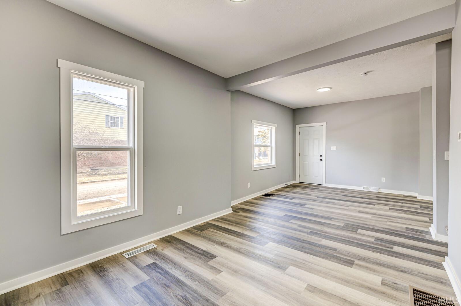 1328 E Dubail Avenue