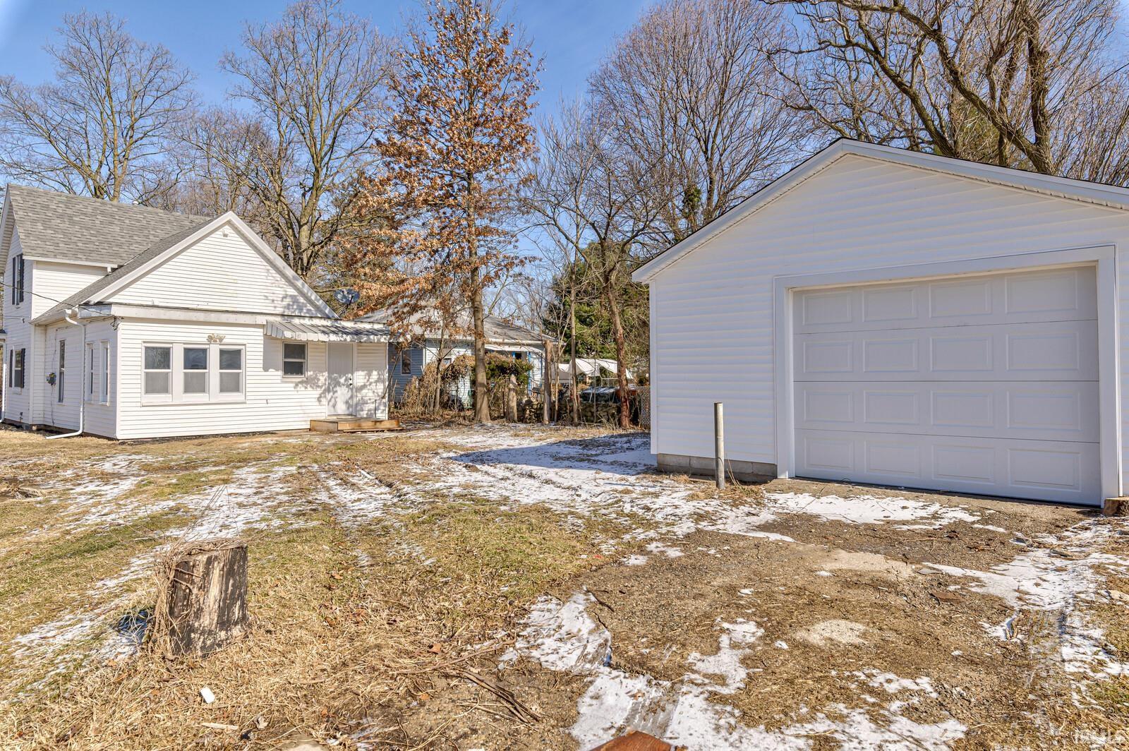 1328 E Dubail Avenue