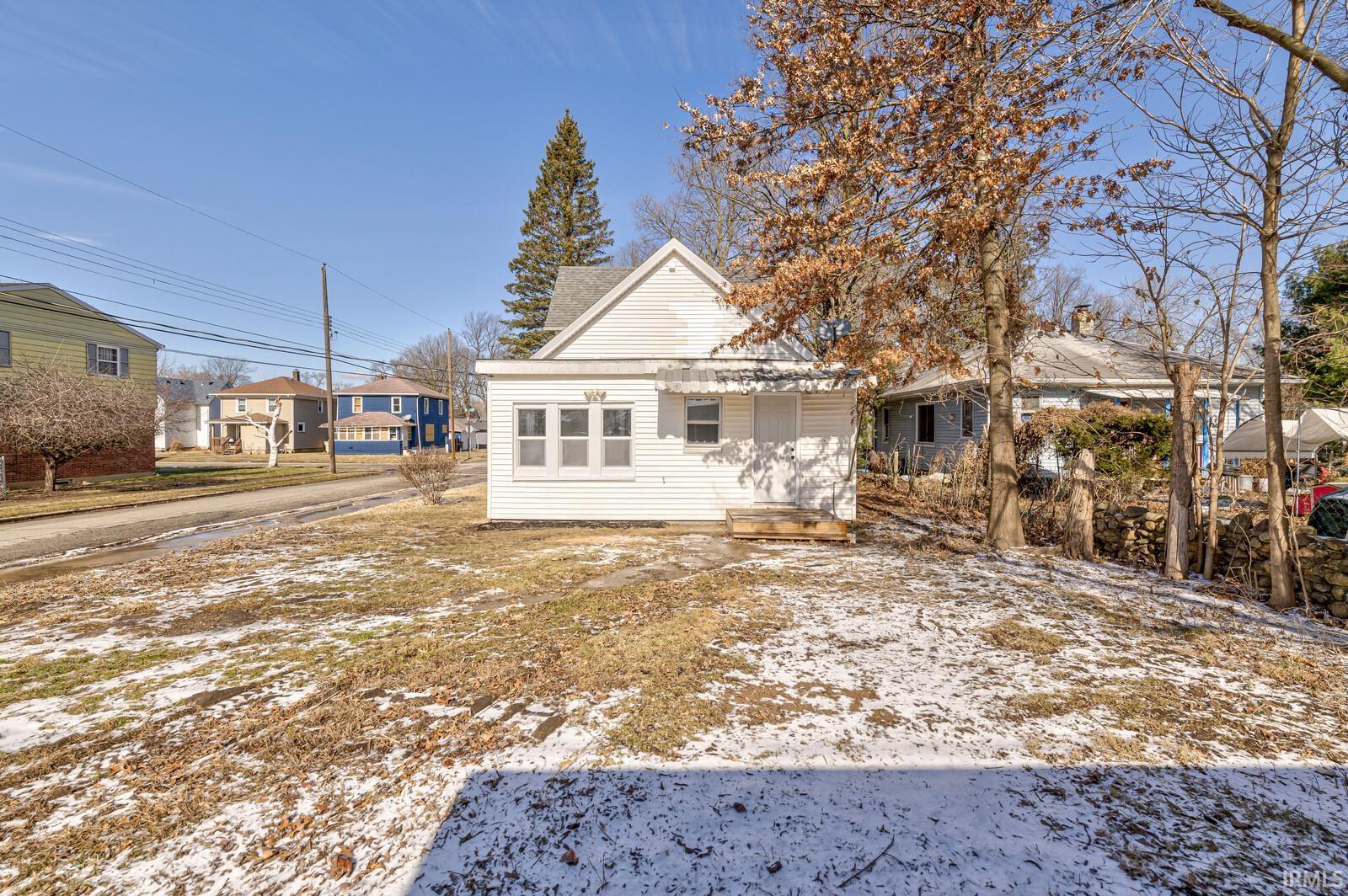 1328 E Dubail Avenue