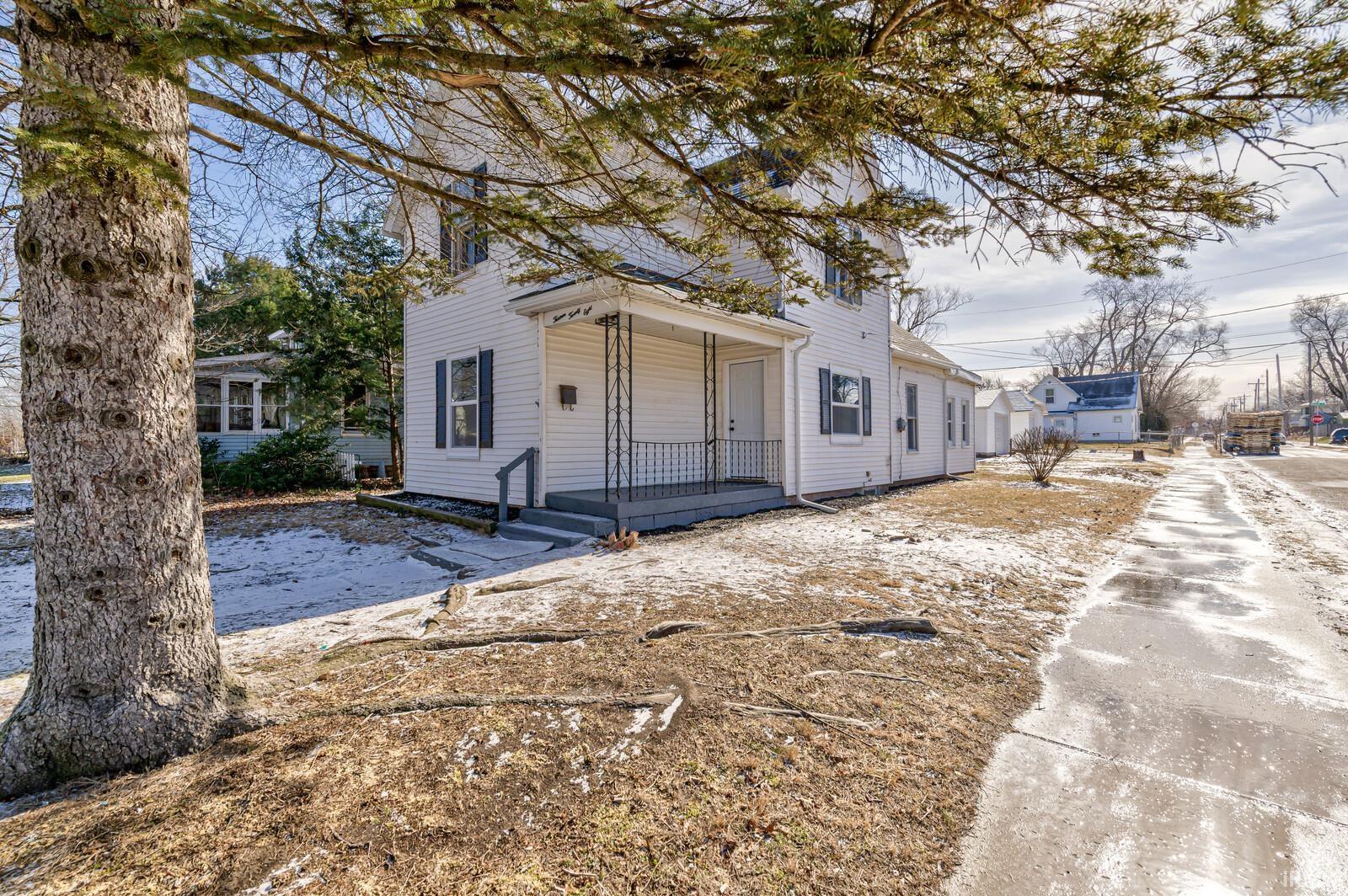 1328 E Dubail Avenue