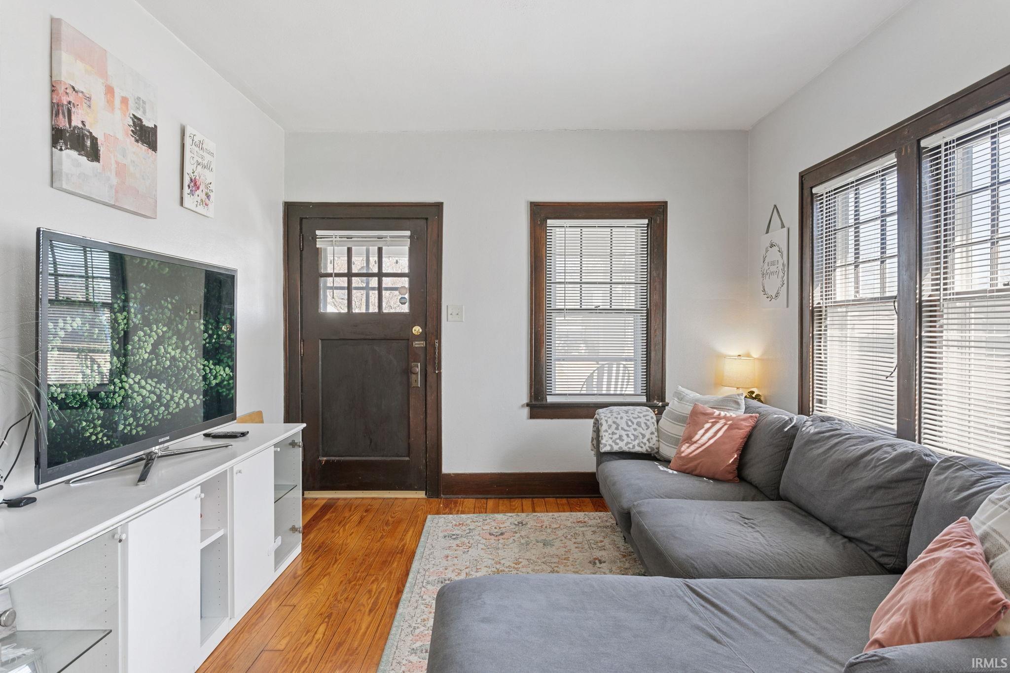 3418 Pleasant Street