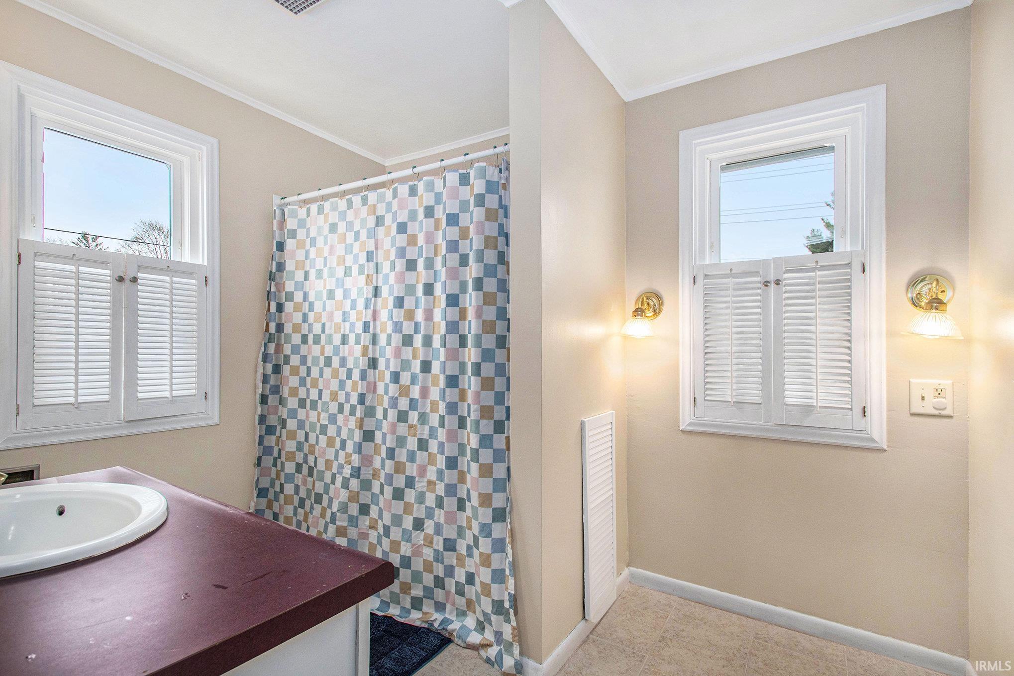 1331 E Mishawaka Avenue