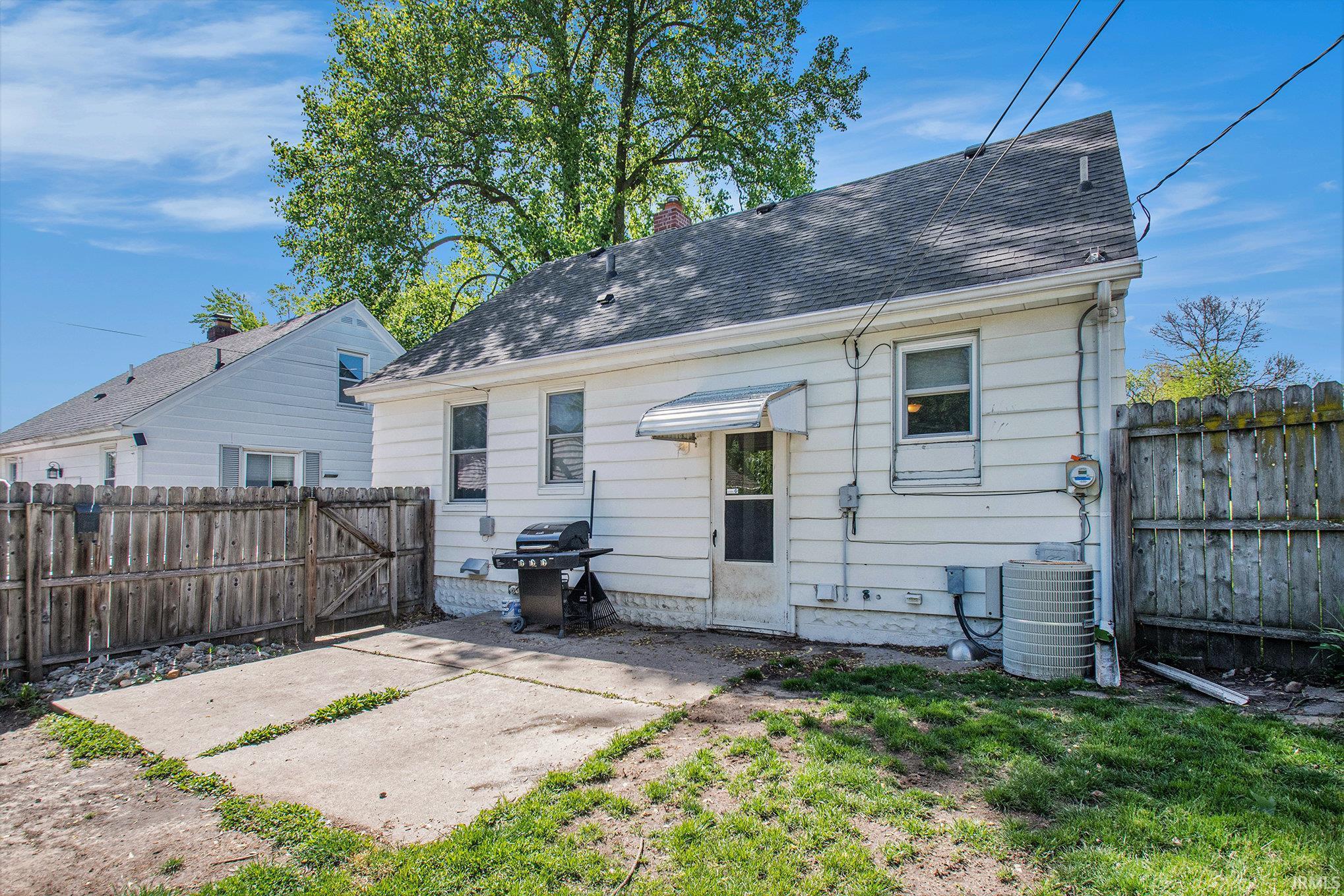 1809 E Donald Street