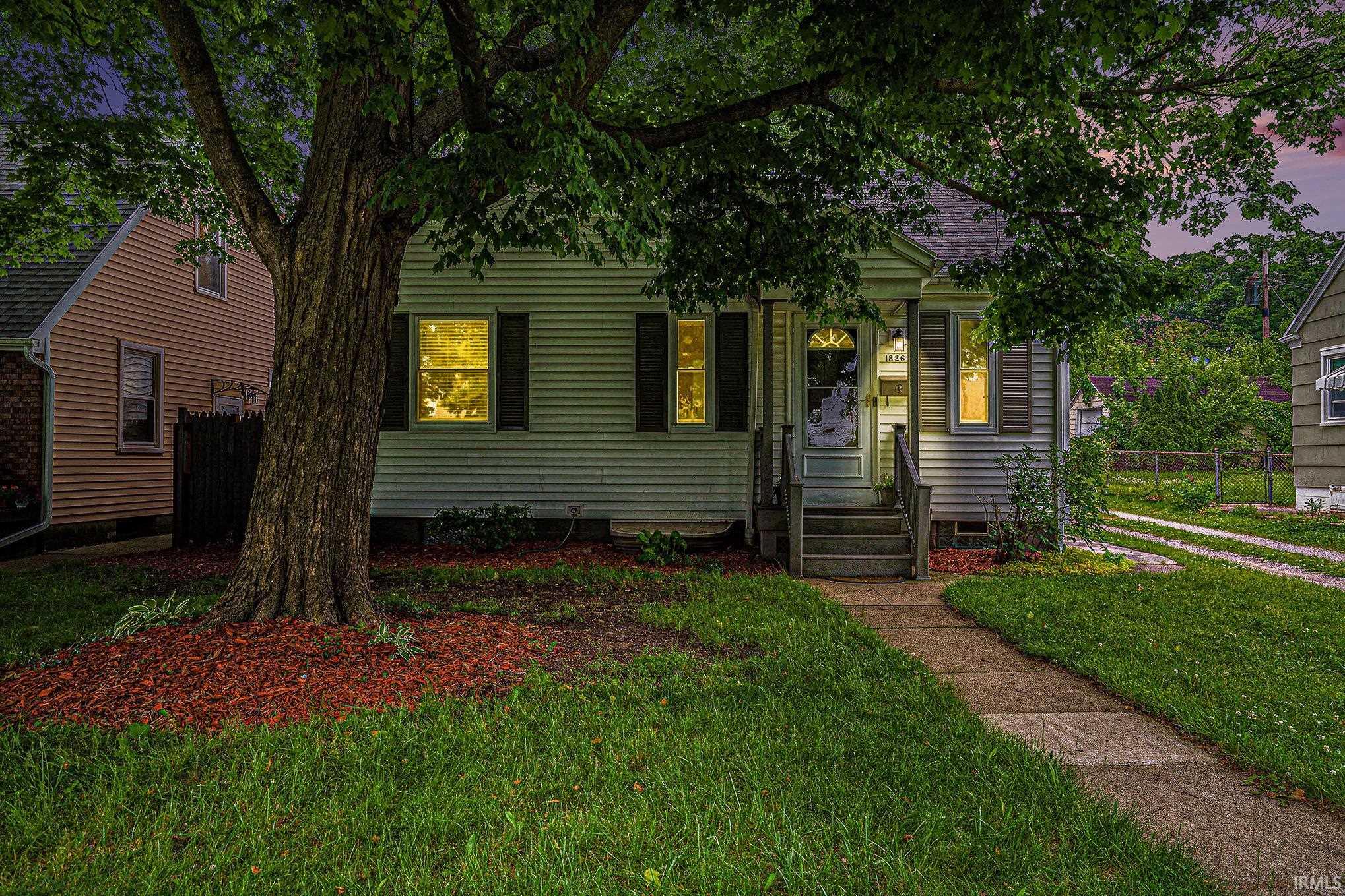 1826 E Donald Street