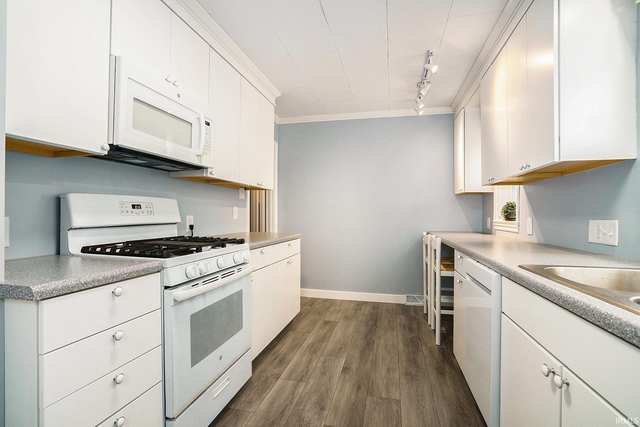 1826 E Donald Street