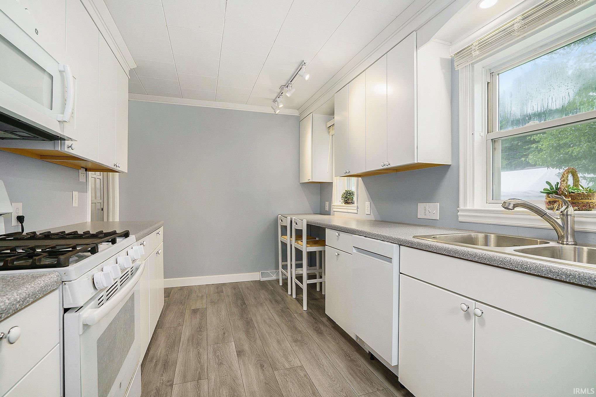 1826 E Donald Street