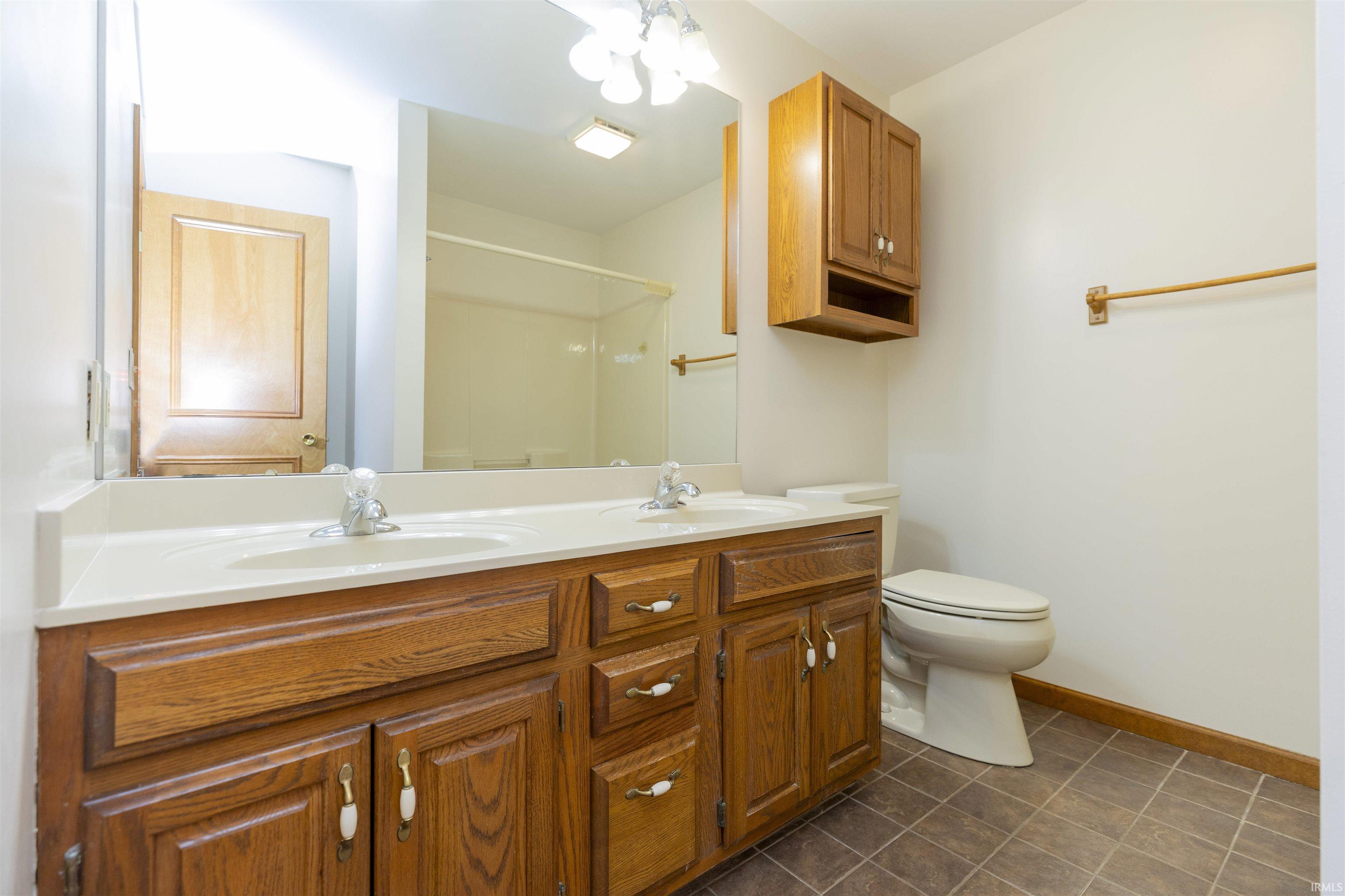 51305 Oak Lined Drive