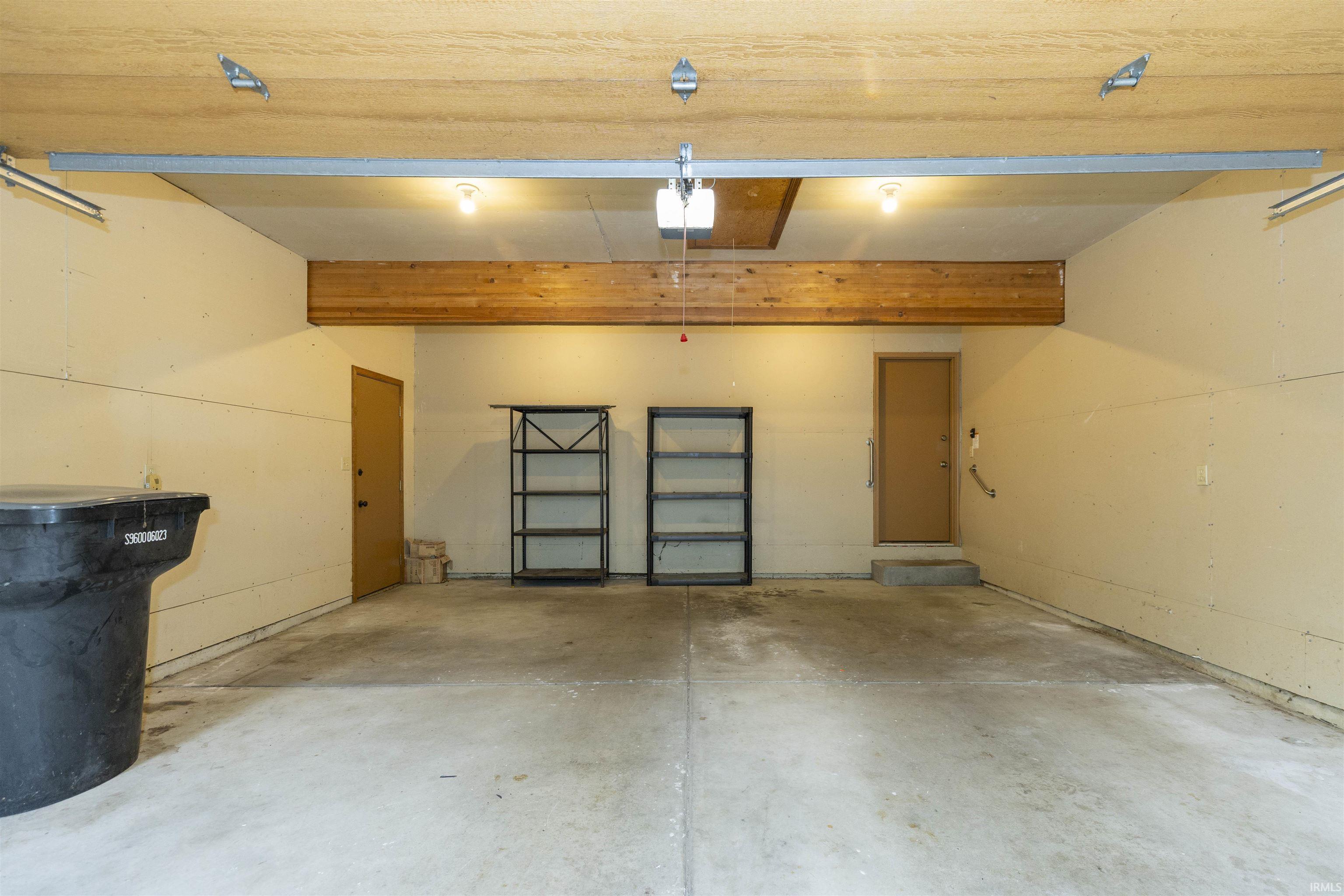 51305 Oak Lined Drive