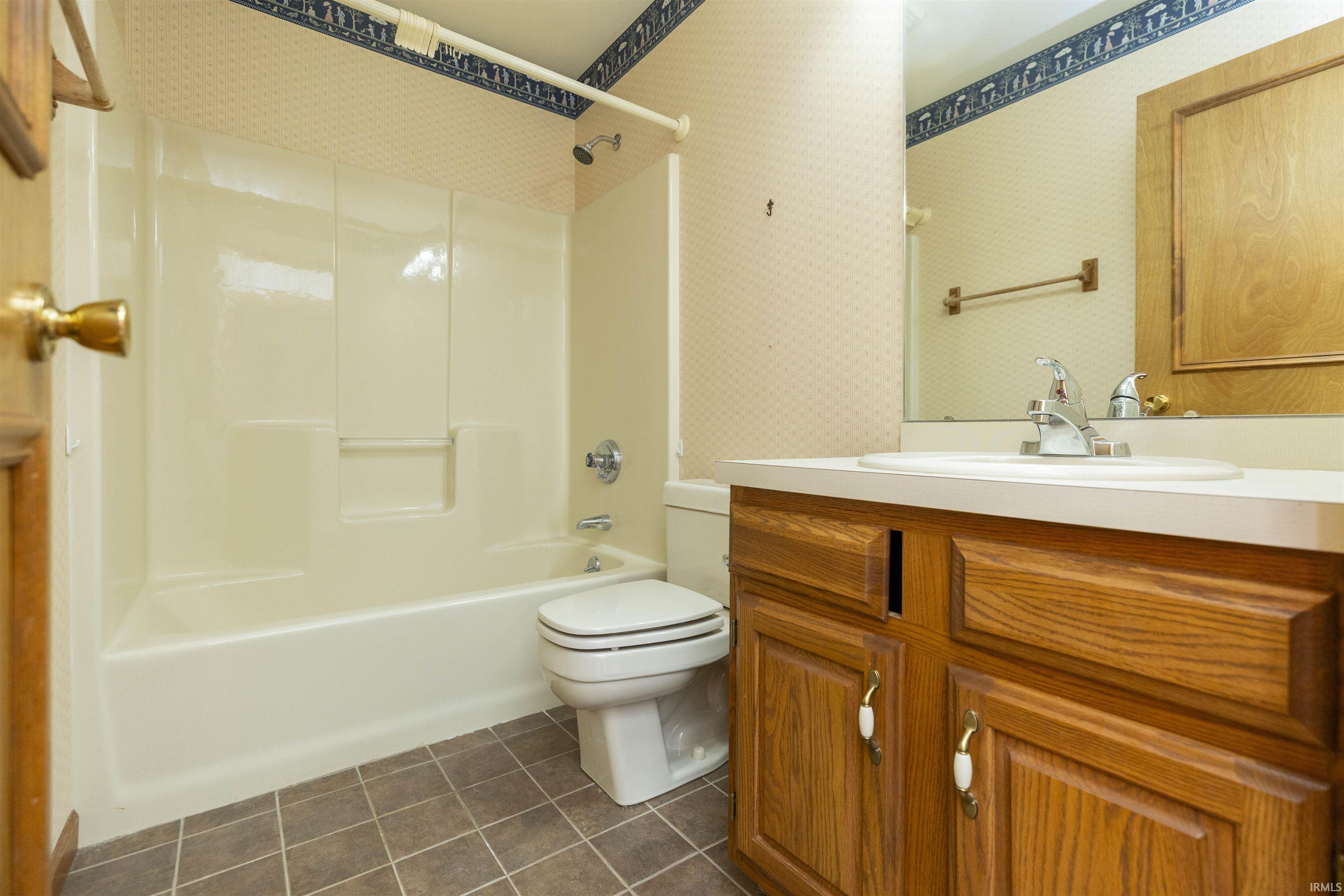 51305 Oak Lined Drive