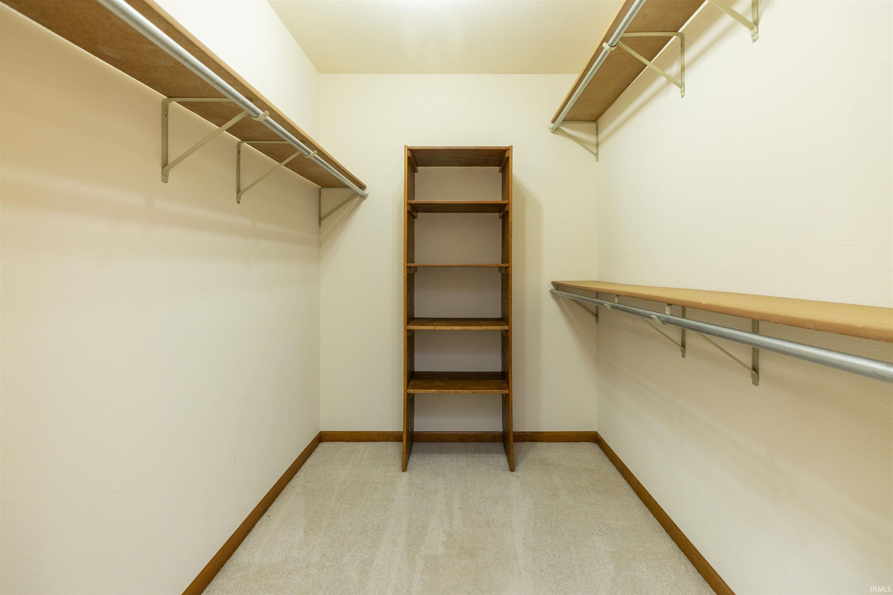 51305 Oak Lined Drive