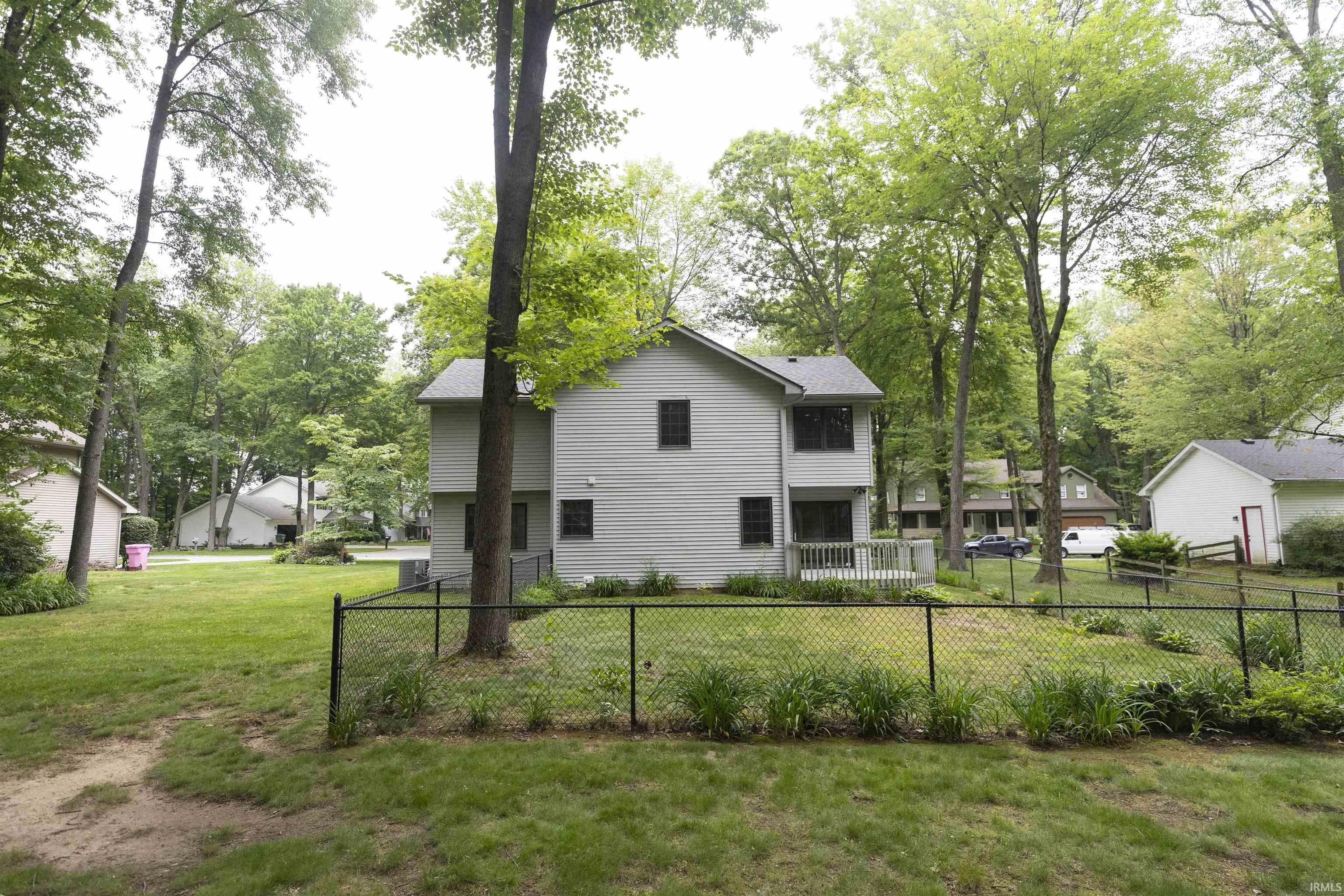 51305 Oak Lined Drive