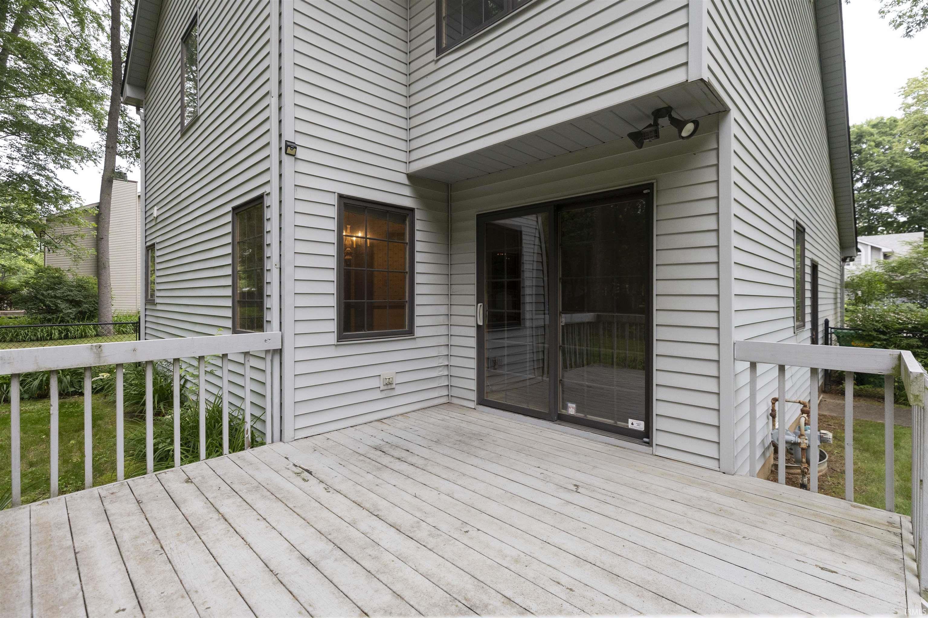 51305 Oak Lined Drive