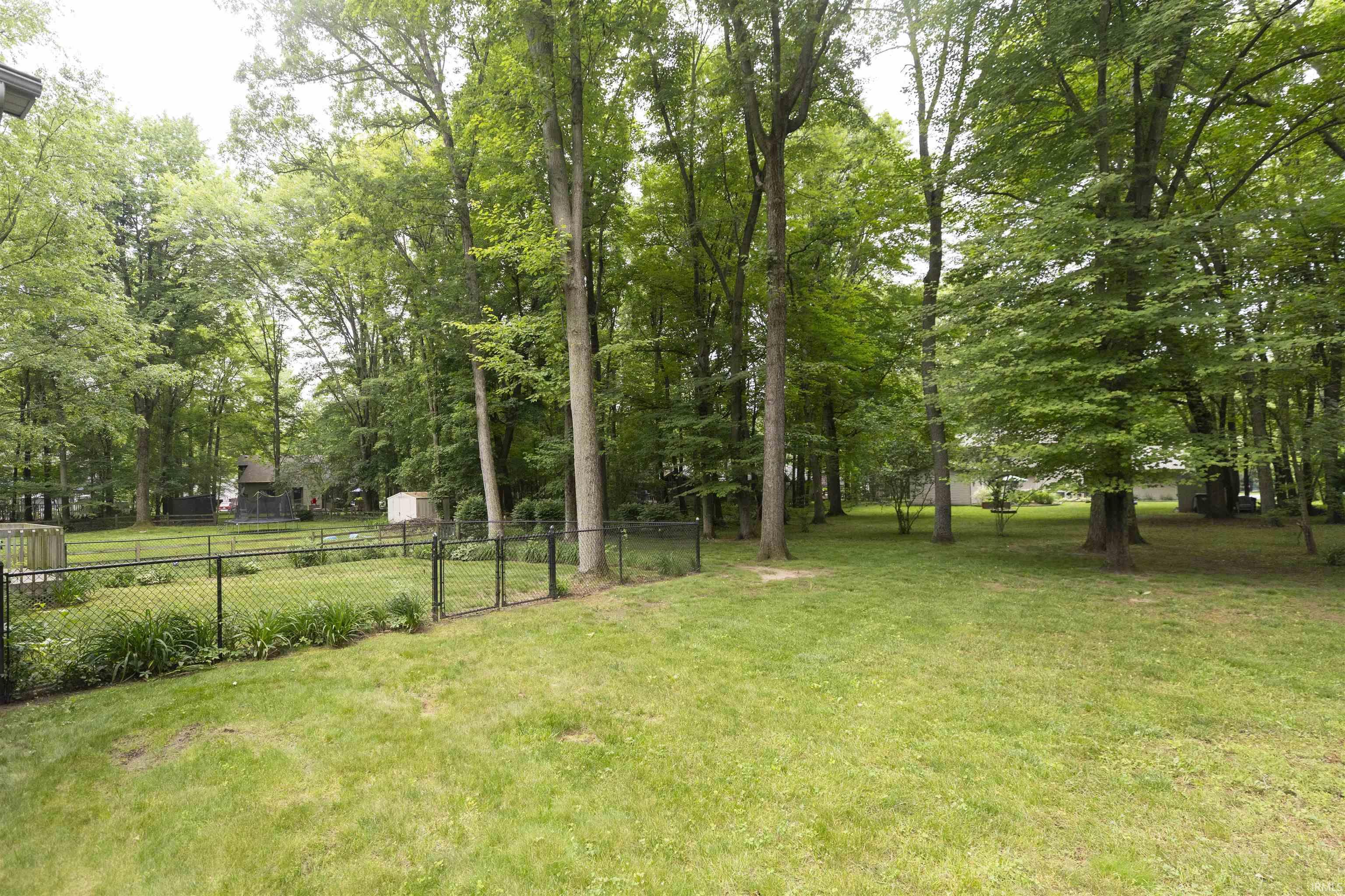 51305 Oak Lined Drive