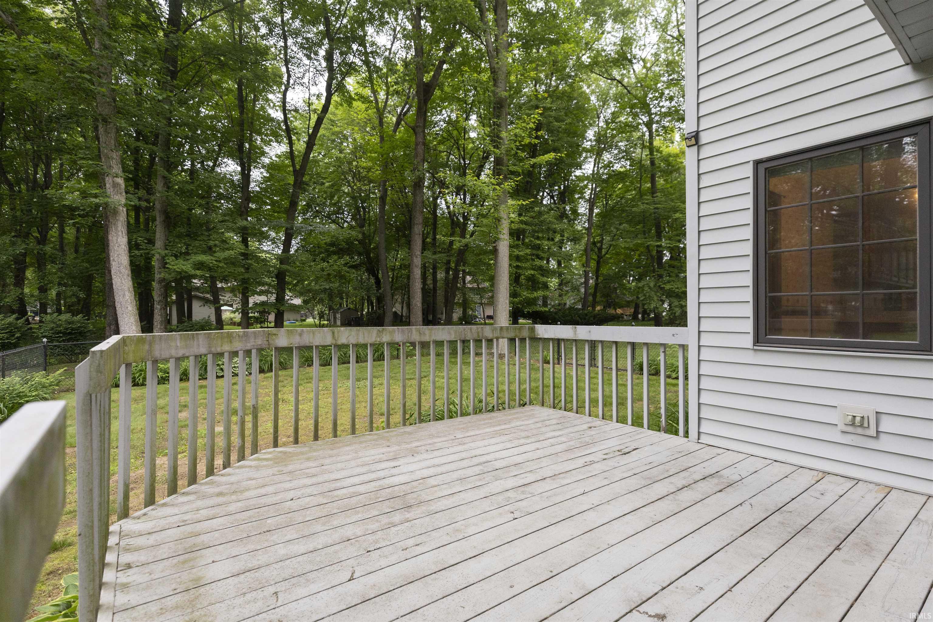 51305 Oak Lined Drive