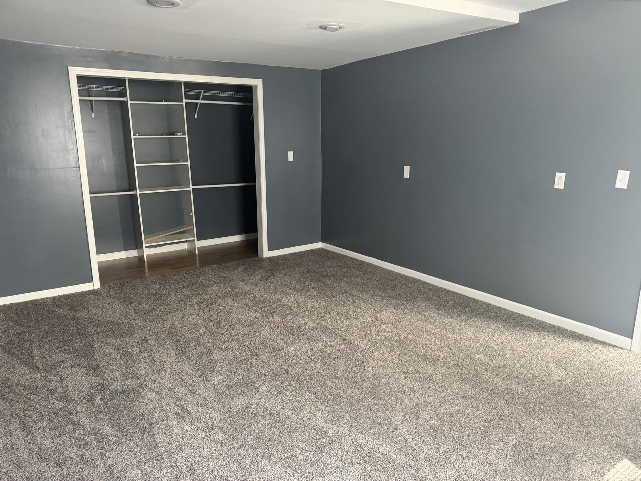 1225 W Lusher Avenue