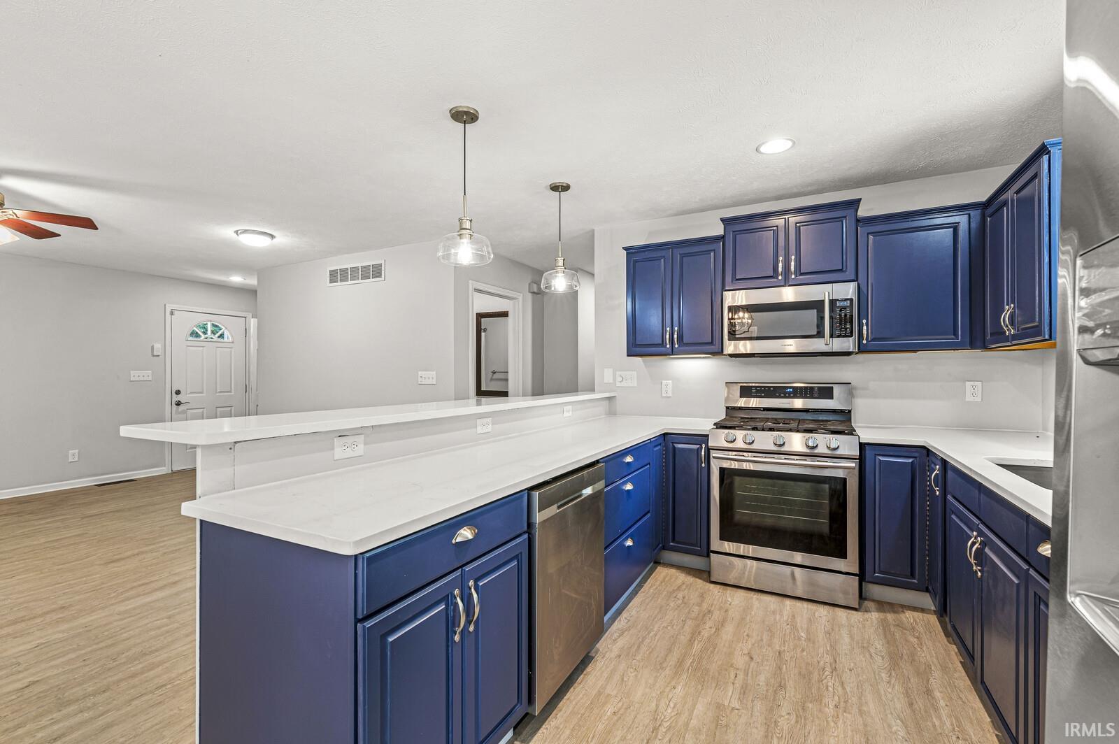 3915 Riverside Drive