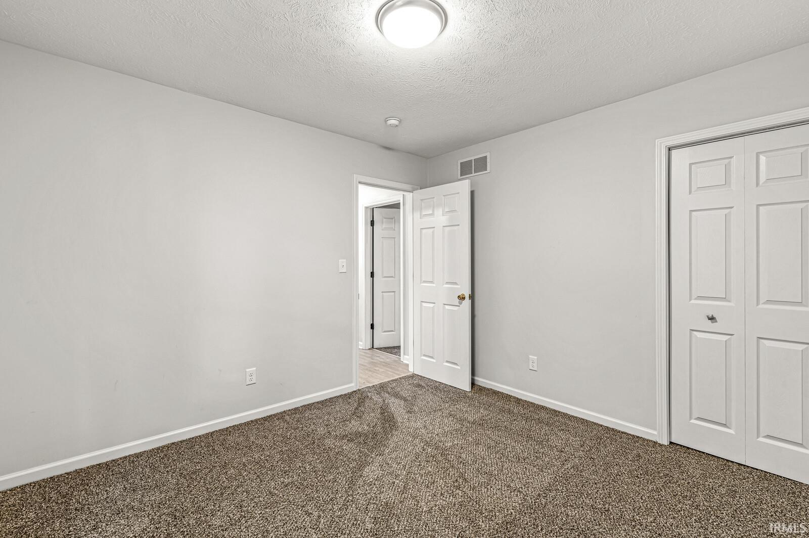 3915 Riverside Drive