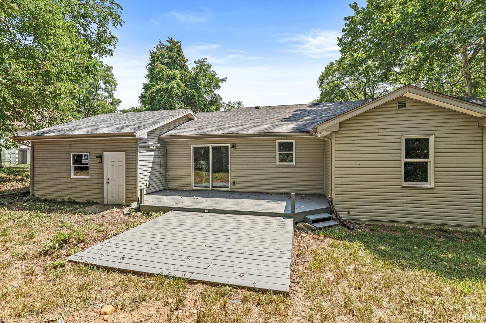 3915 Riverside Drive