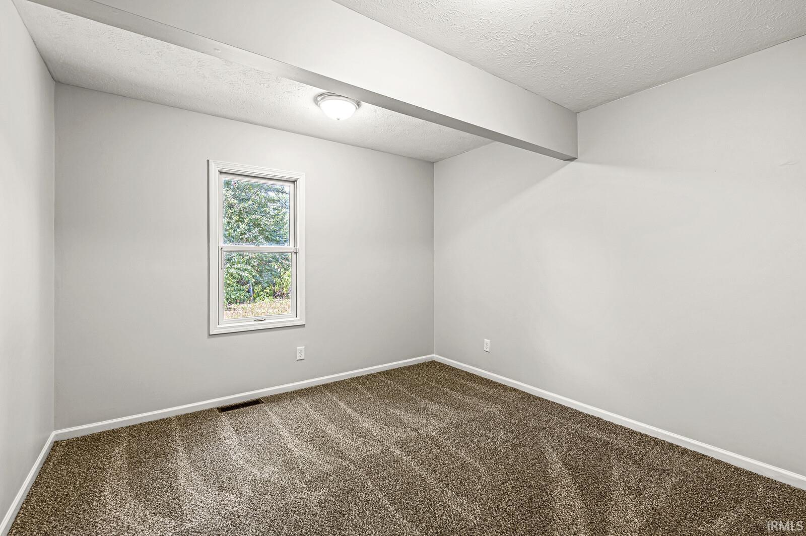 3915 Riverside Drive