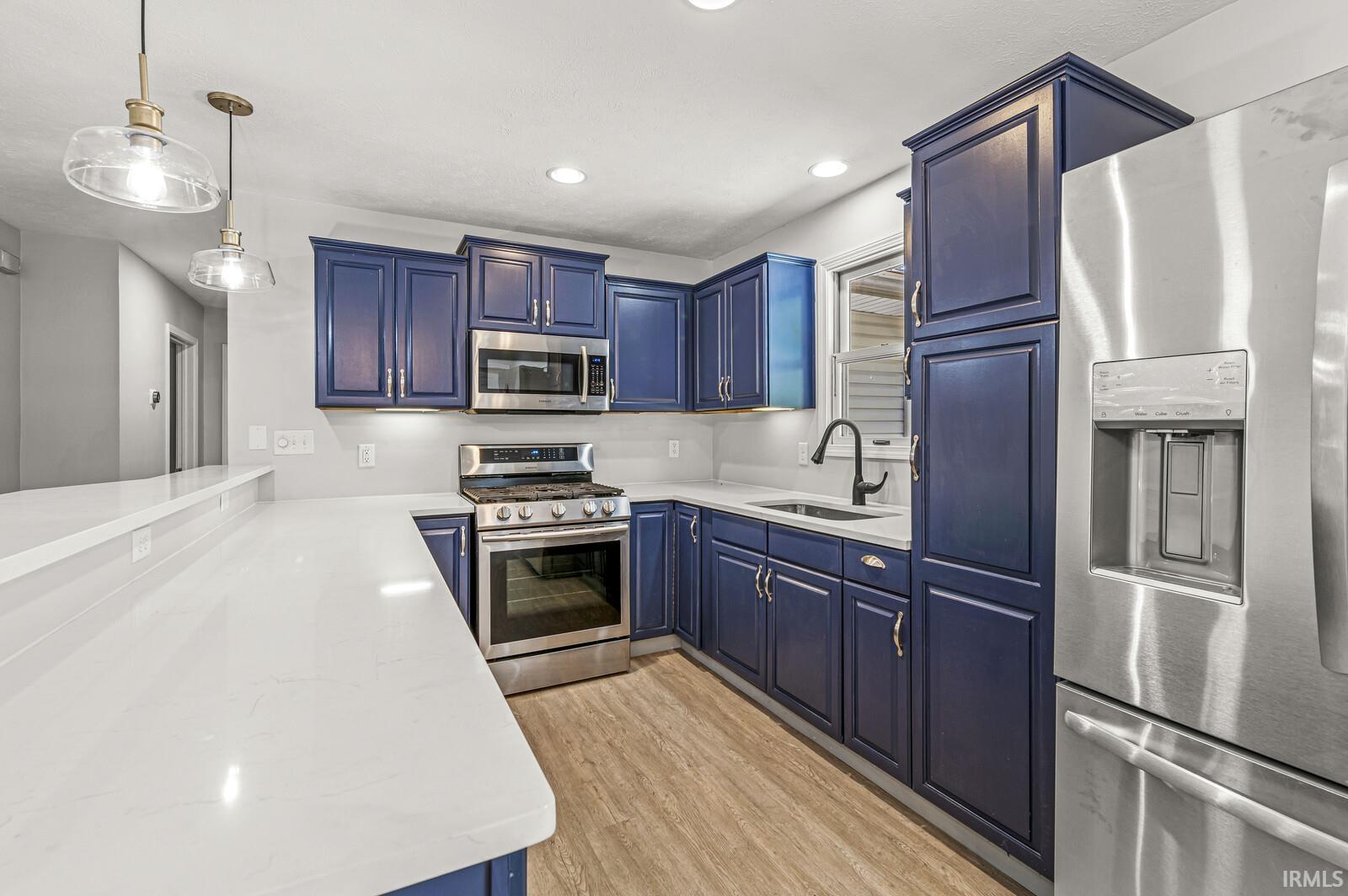 3915 Riverside Drive