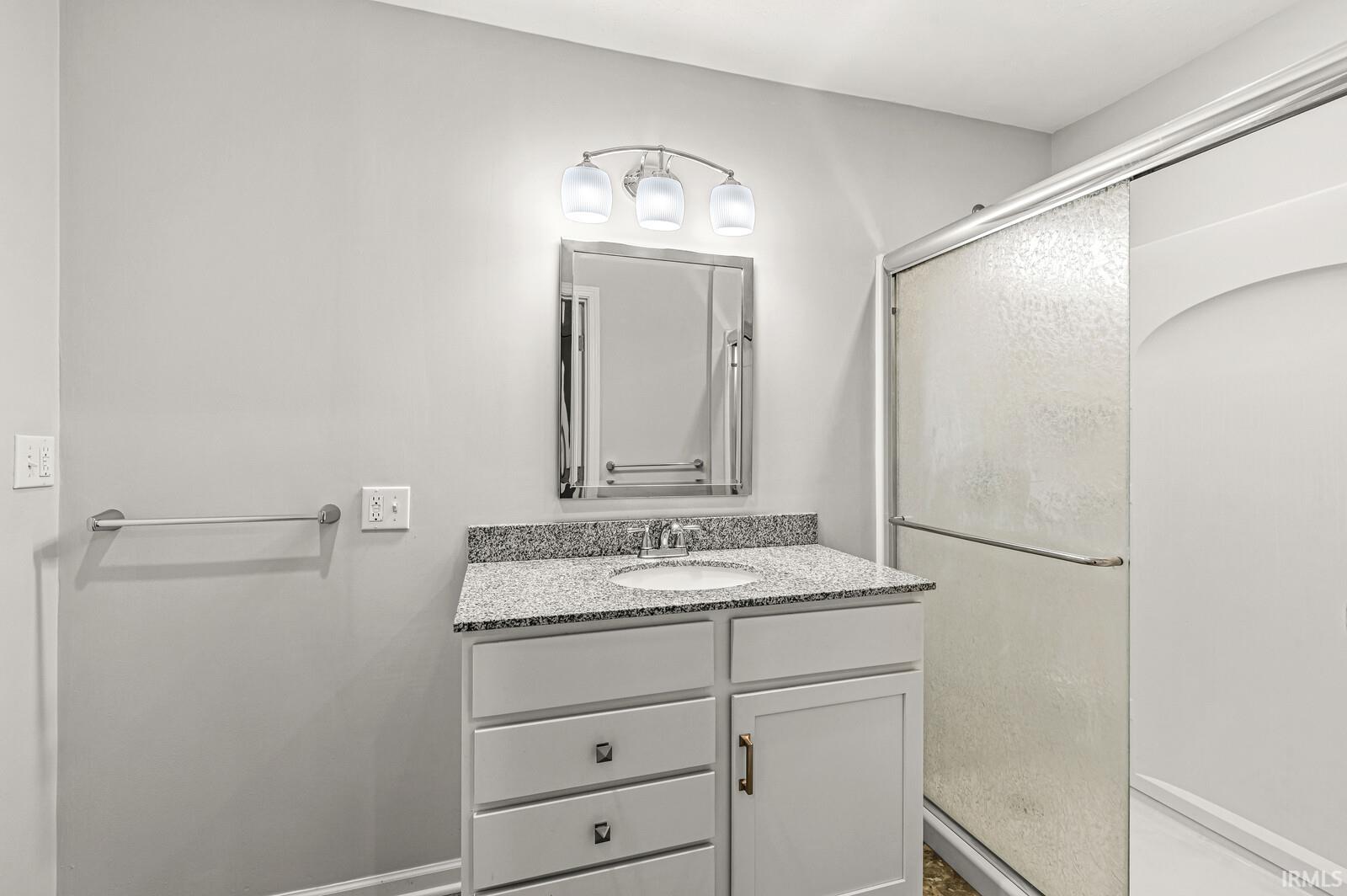 3915 Riverside Drive